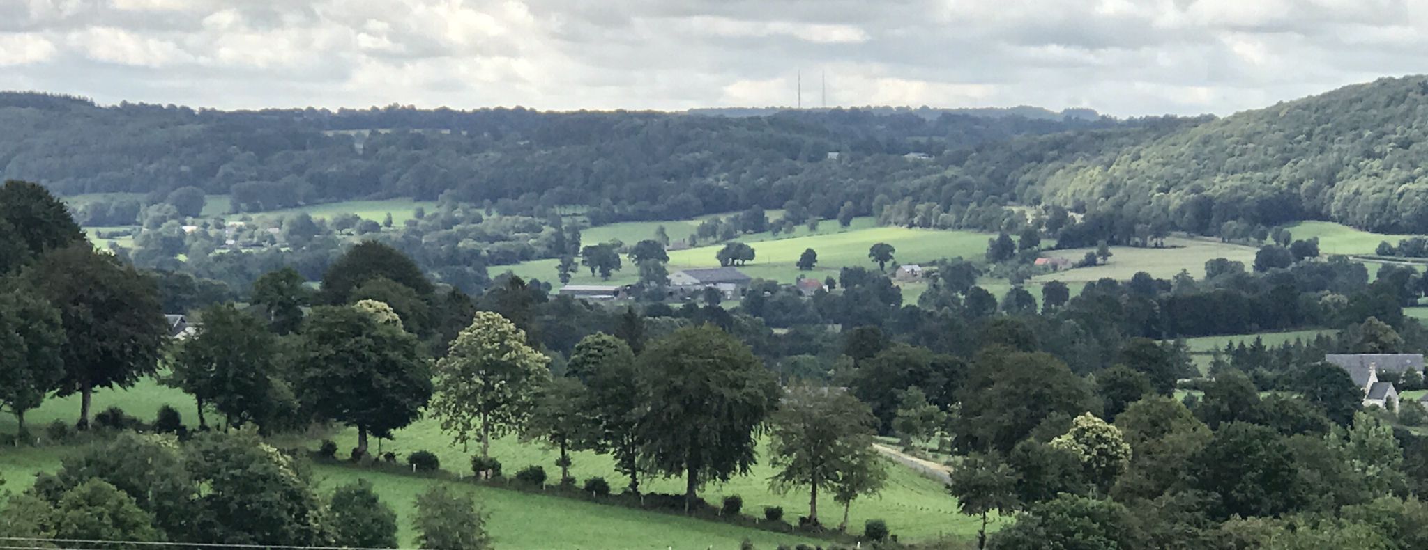 La vallée de la Sée vue du belvédère de Beauficel