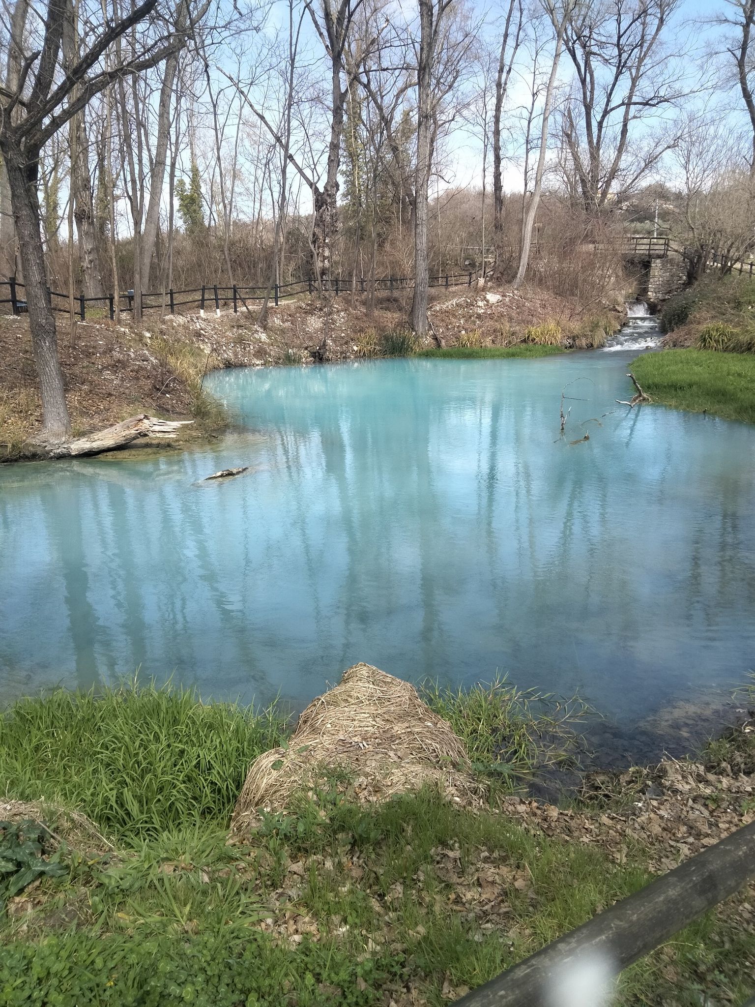 laghetto azzurro parco lavinio