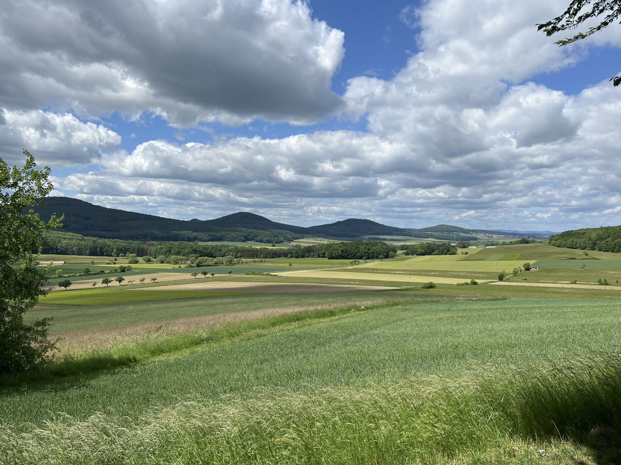 Weiter Blick über die Berge des Kegelspiels