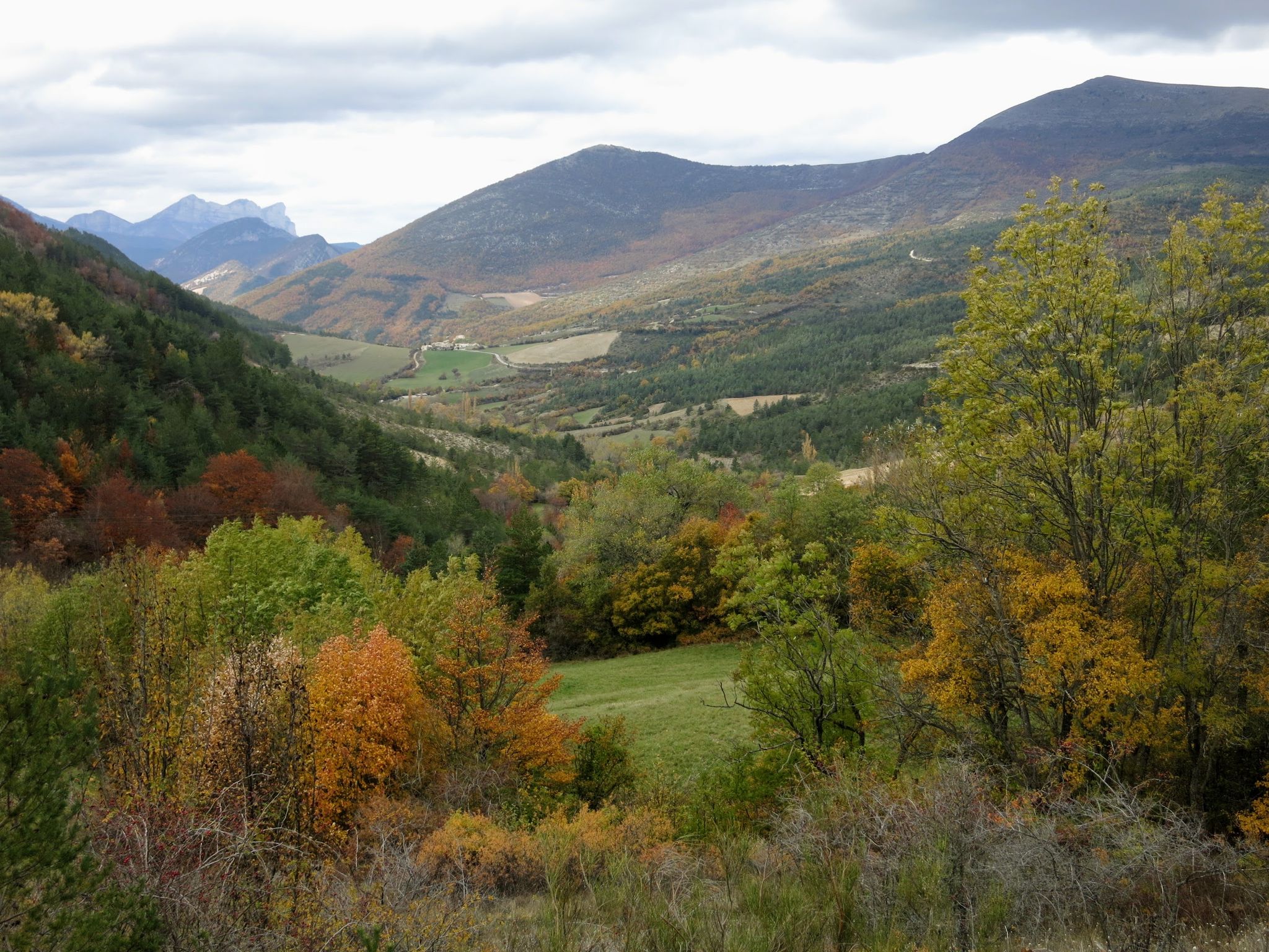 Paysages dans la descente Nord du Col des Roustans