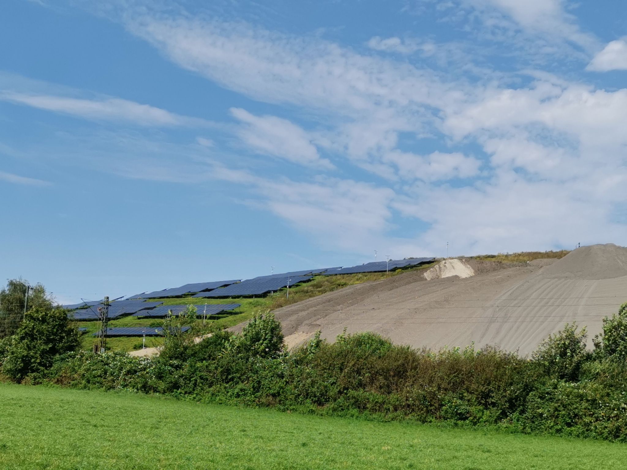 Photovoltaik auf der Müllkippe.