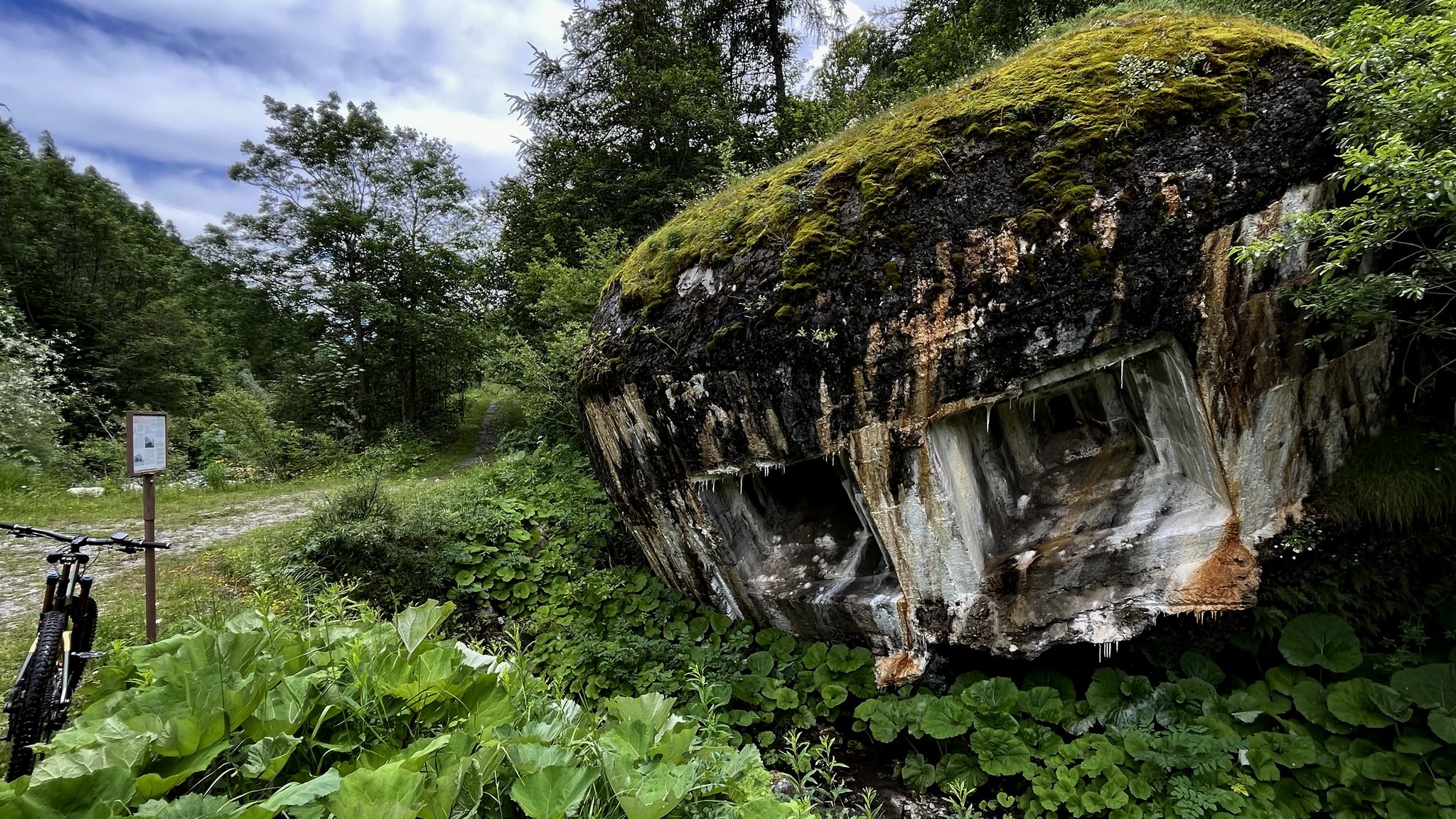 Bunker "scivolato" sul sentiero Varaita
