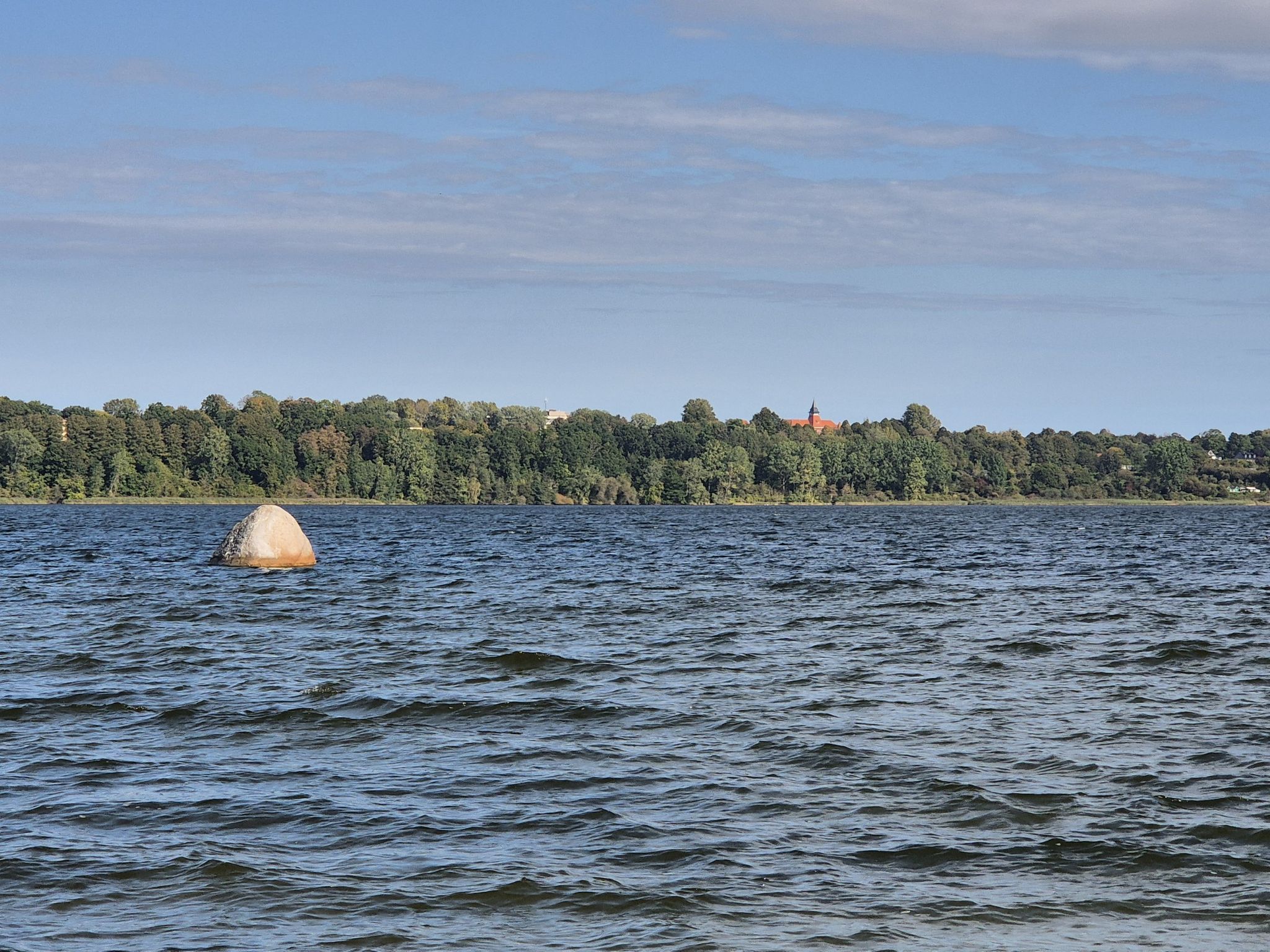 Einer der größten Findlinge in Schleswig-Holstein (unter Wasser ...)