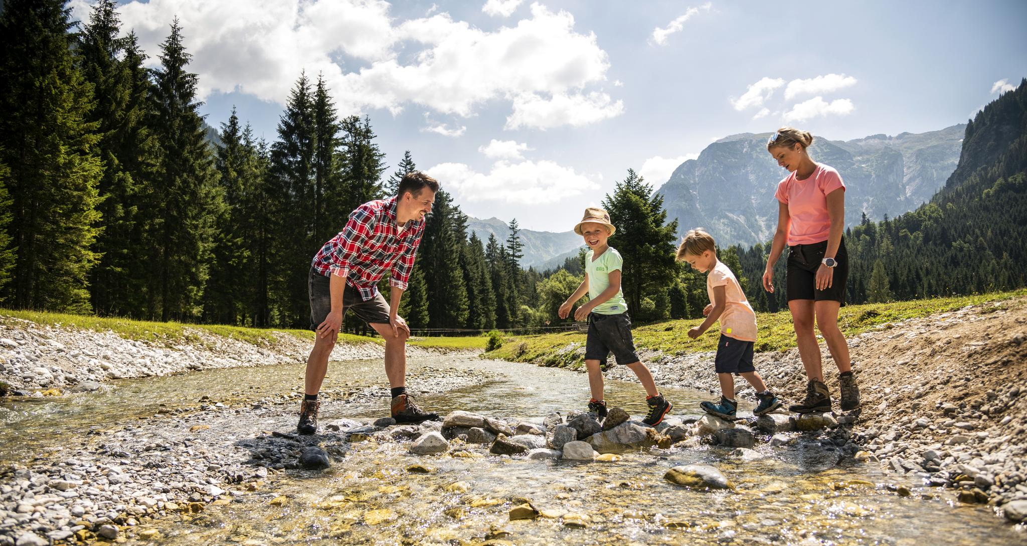 kids hiking shorts