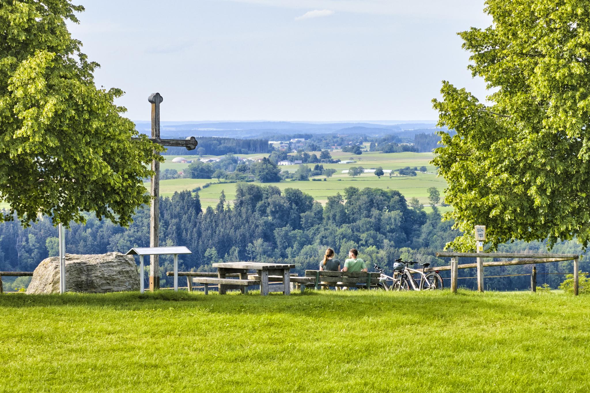 Cycling through Upper Swabia in Germany – beautiful paths & landscapes |  Cycling Collection by komoot