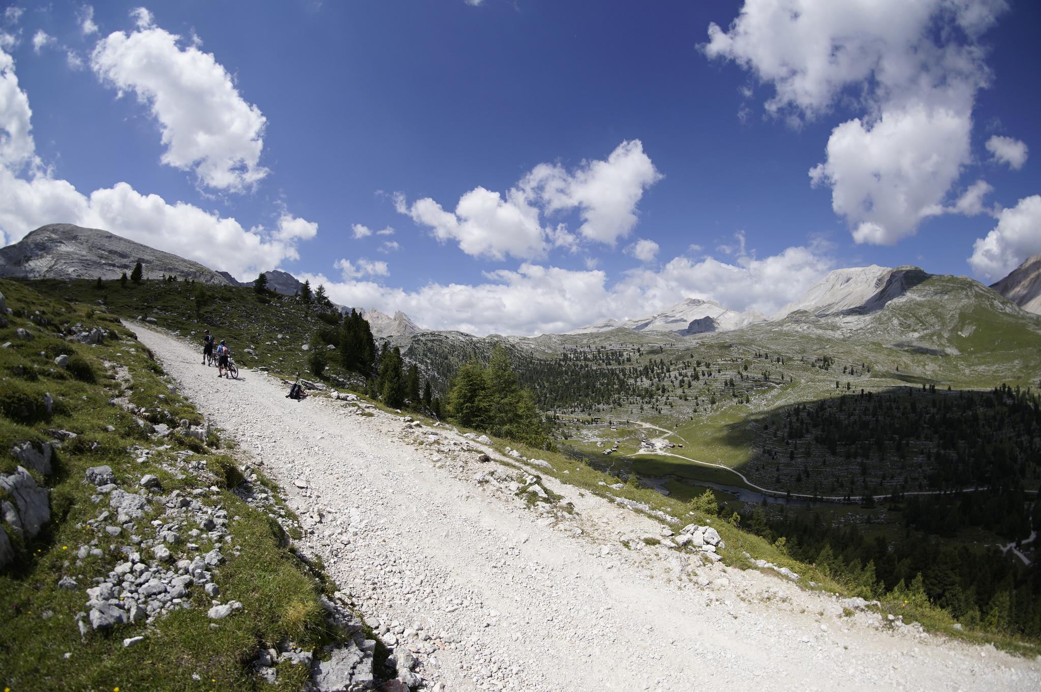 Traversing The Alps With A Mountain Bike  Komoot - Cycling 