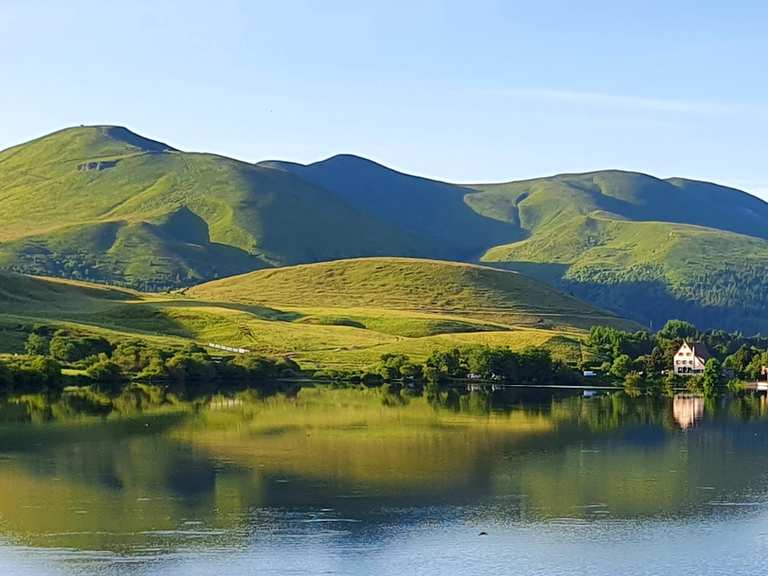 le-tour-des-volcans-et-lacs-d-auvergne-le-gr-30-randonn-e