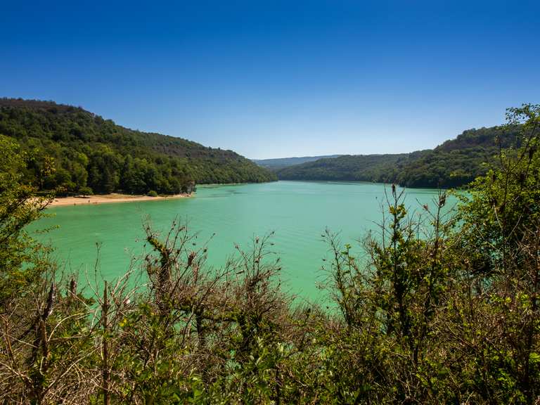 Between beaches and forest lookouts  GRP Tour du Lac de Vouglans | Hiking  Collection by komoot