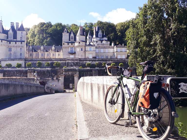 Between nature and castles exploring the Loire by bike Bike