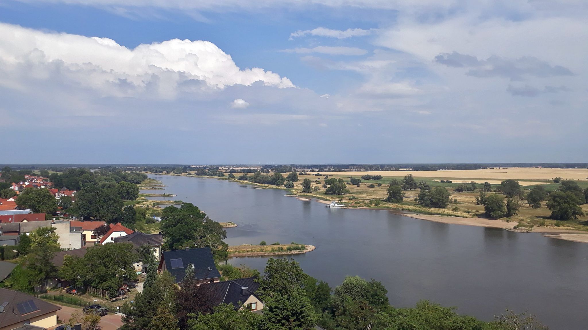Blick auf die Elbe gen Nord