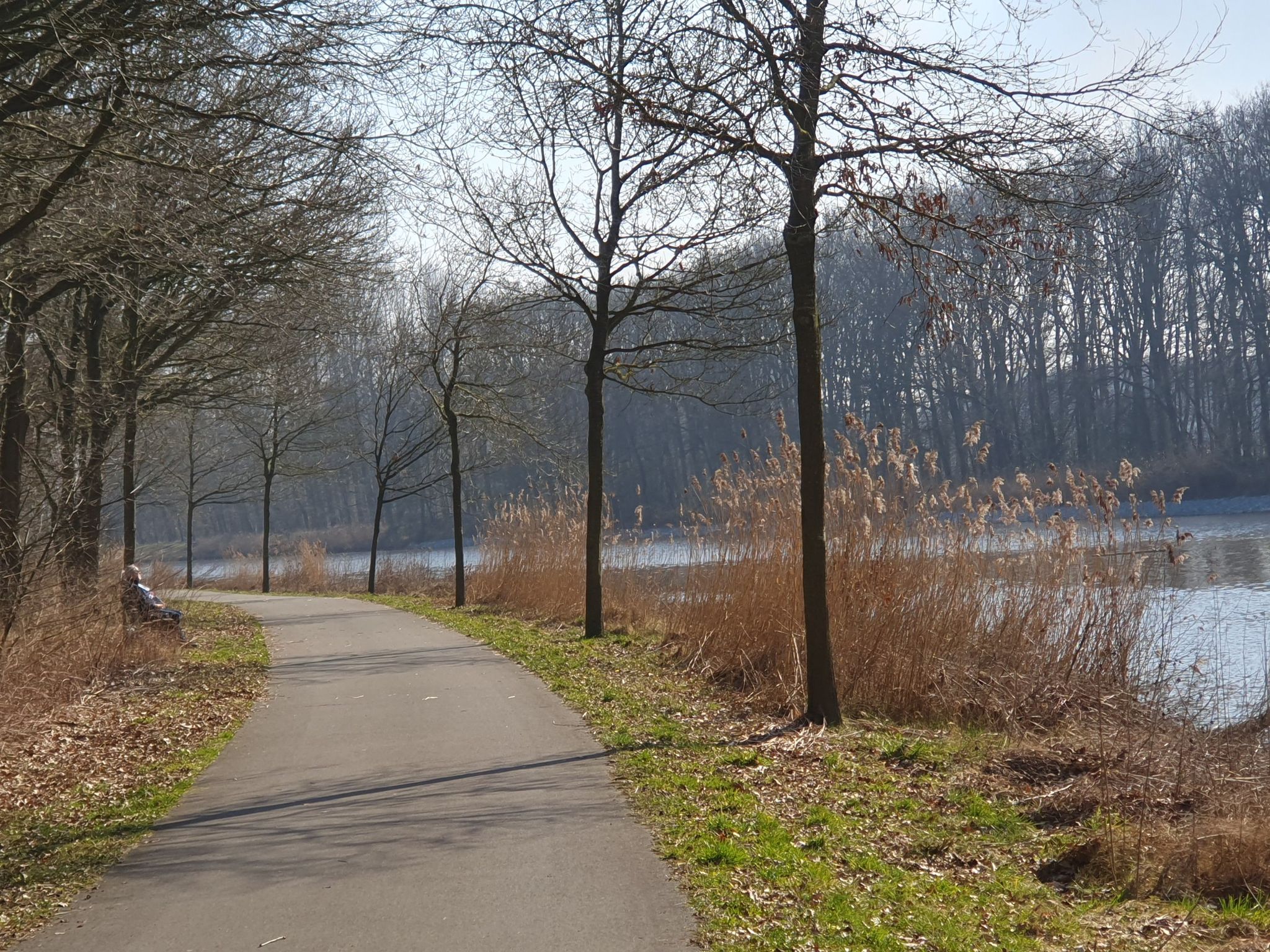An der Ems und am Dortmund-Ems-Kanal führt der fein asphaltierte Radweg entlang.