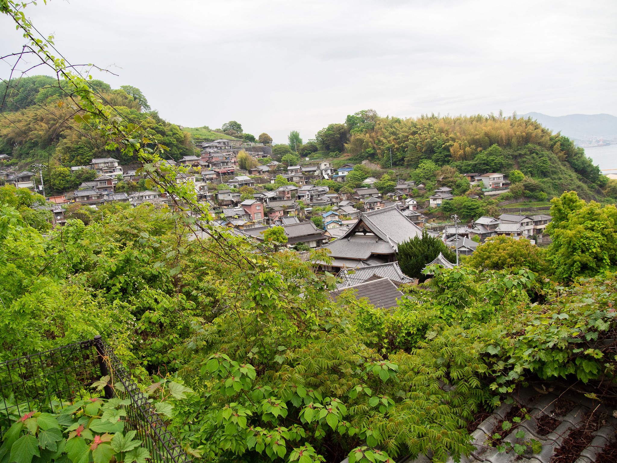 Village enfouie dans une vallée