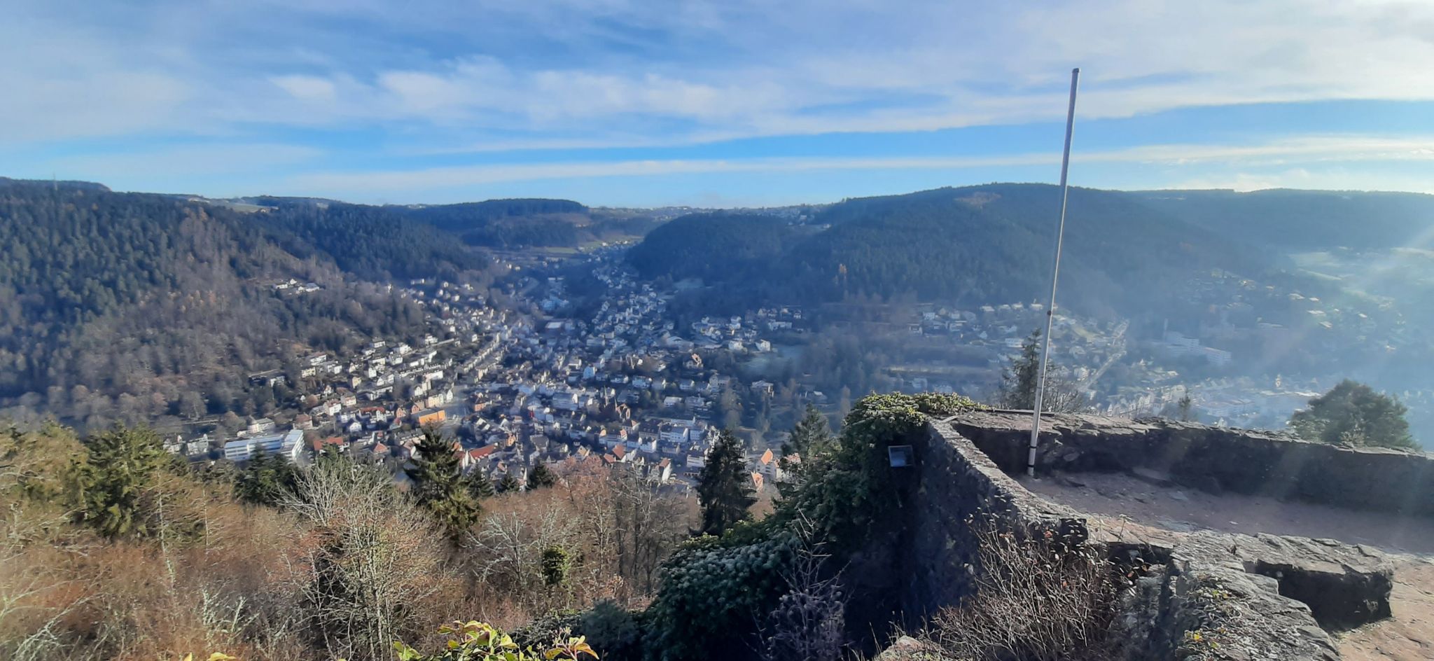 Blick von der Ruine auf Schramberg