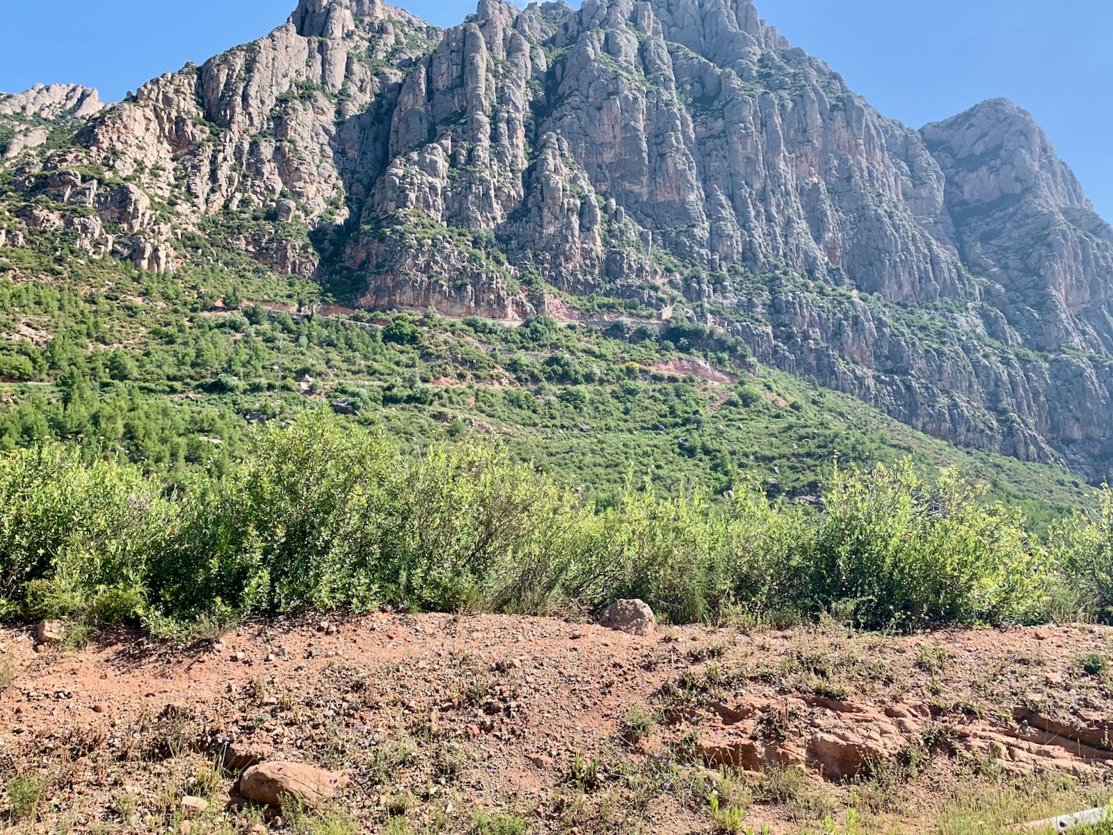 Accés a les coves de Collbató