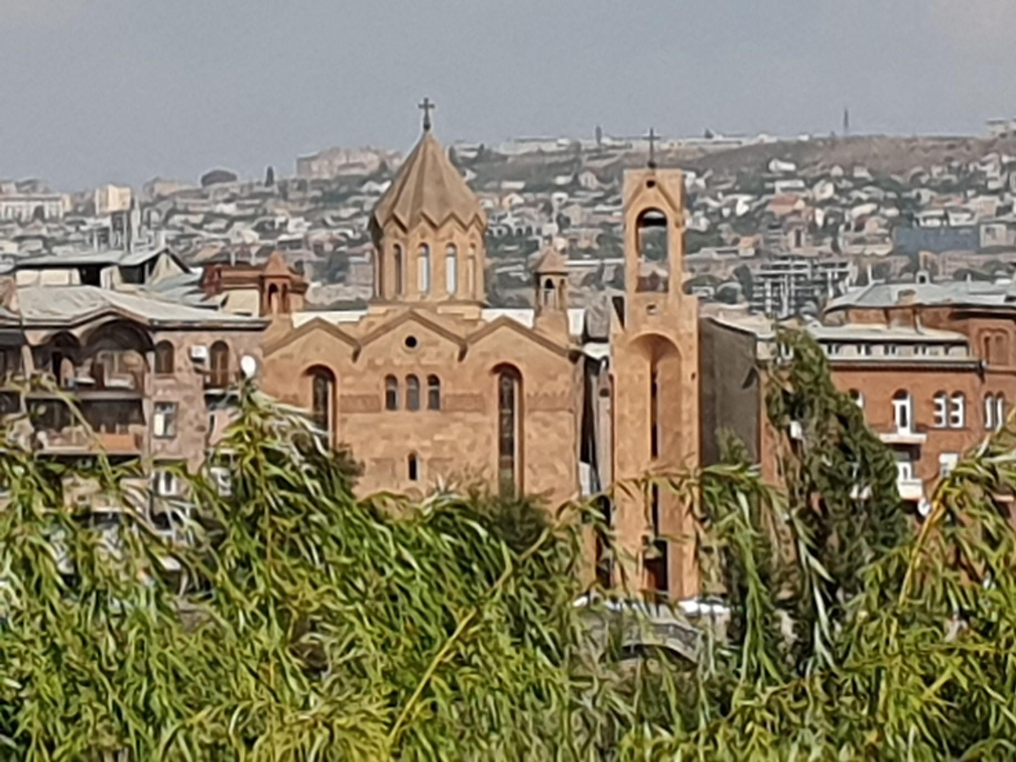 Ausblick von der Fabrik: Hl. Sergiukirche