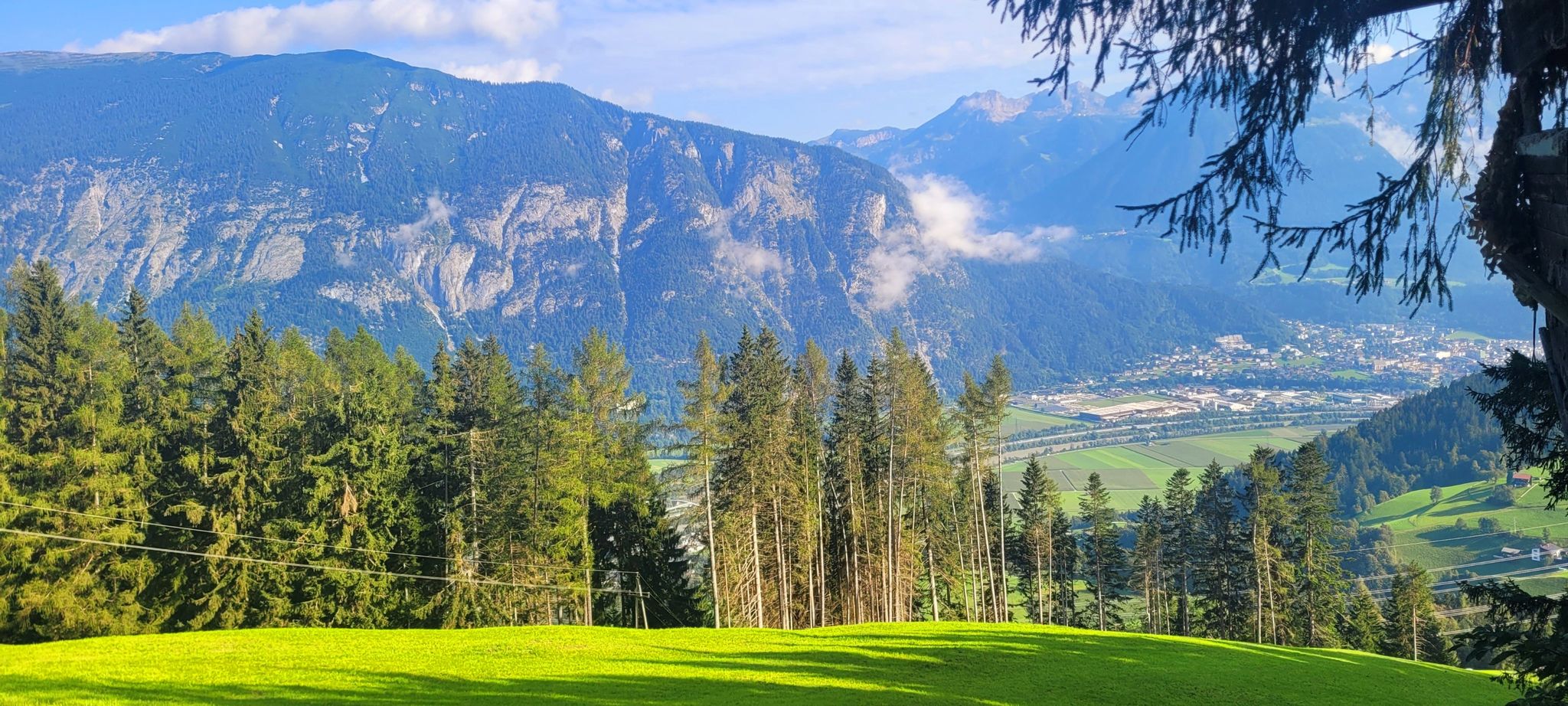 Blick auf Jenbach und den Achensee