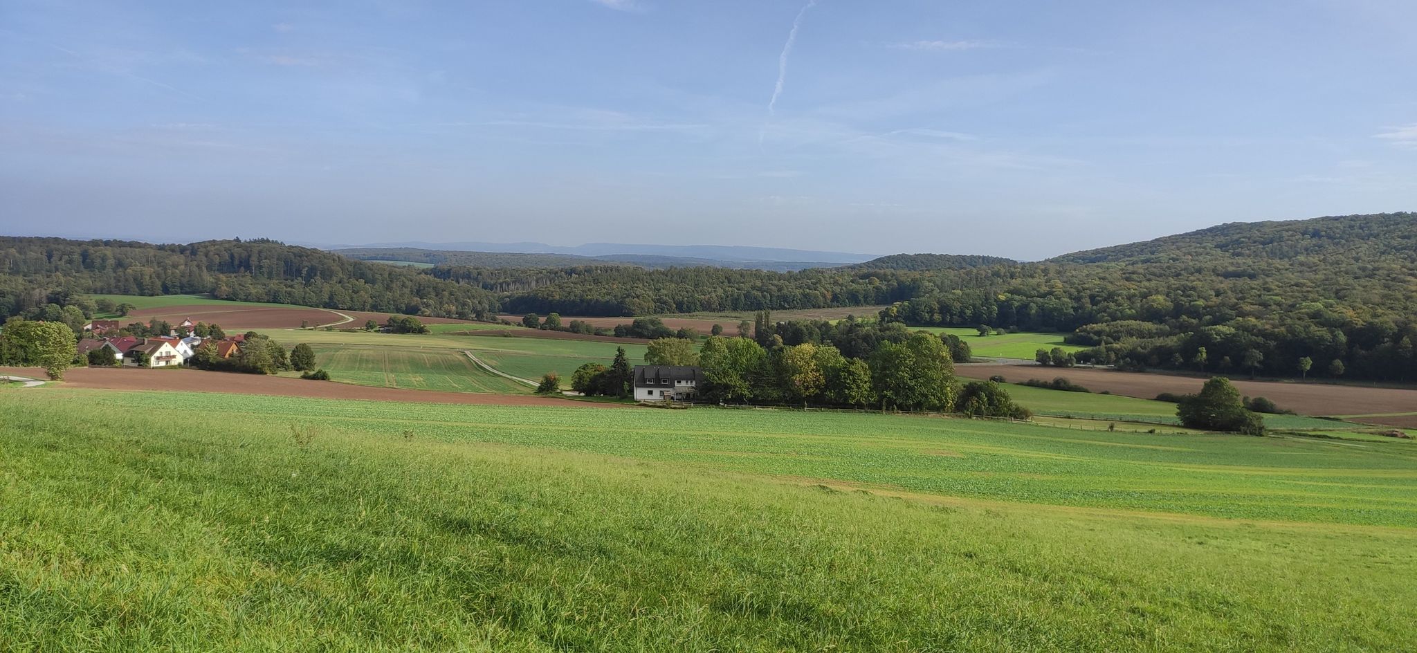 Blick nach Osten, Mackenrode auf der linken Seite.