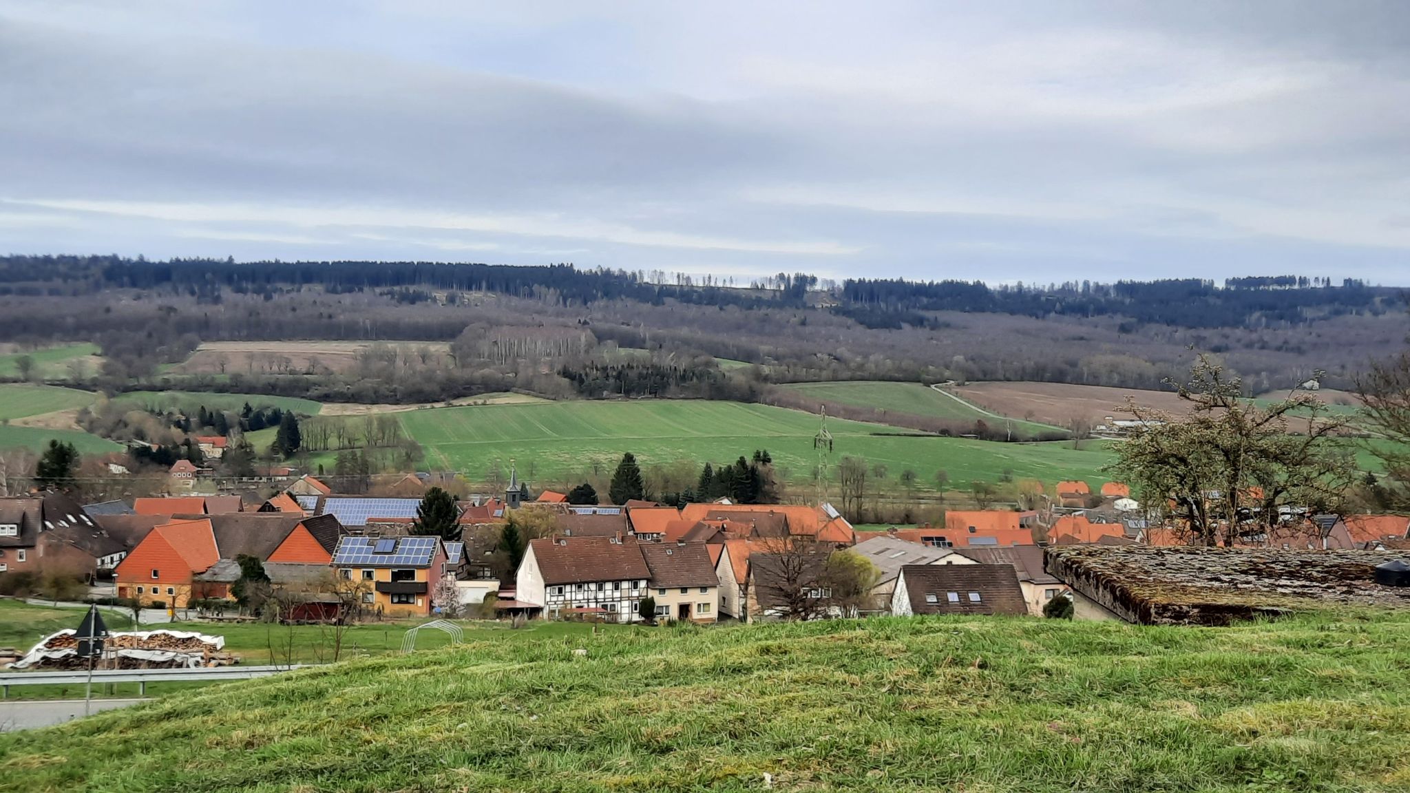 Blick über Eimen auf den Hils
