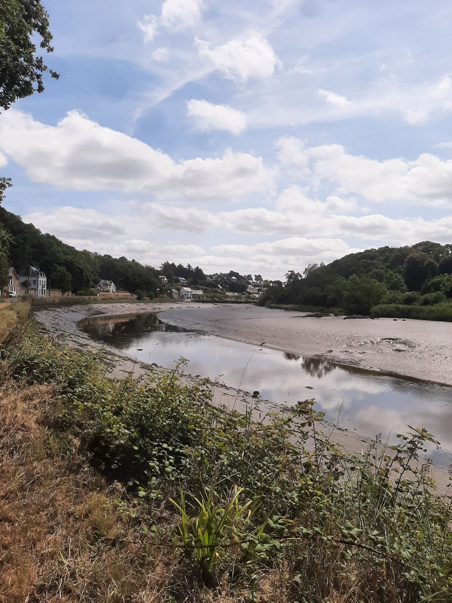 fin du chemin de halage . Lannion
