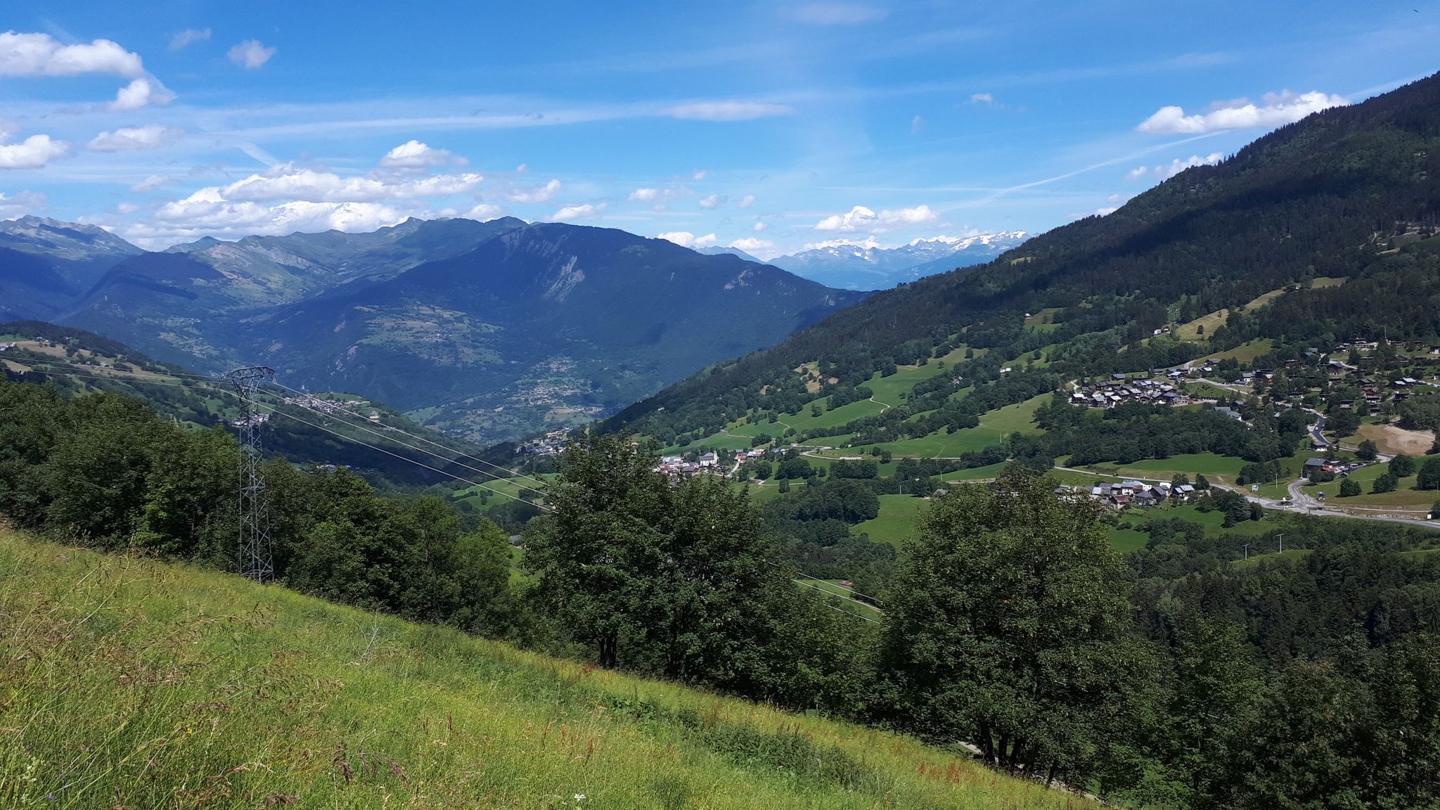 vue de la vallée depuis valmorel