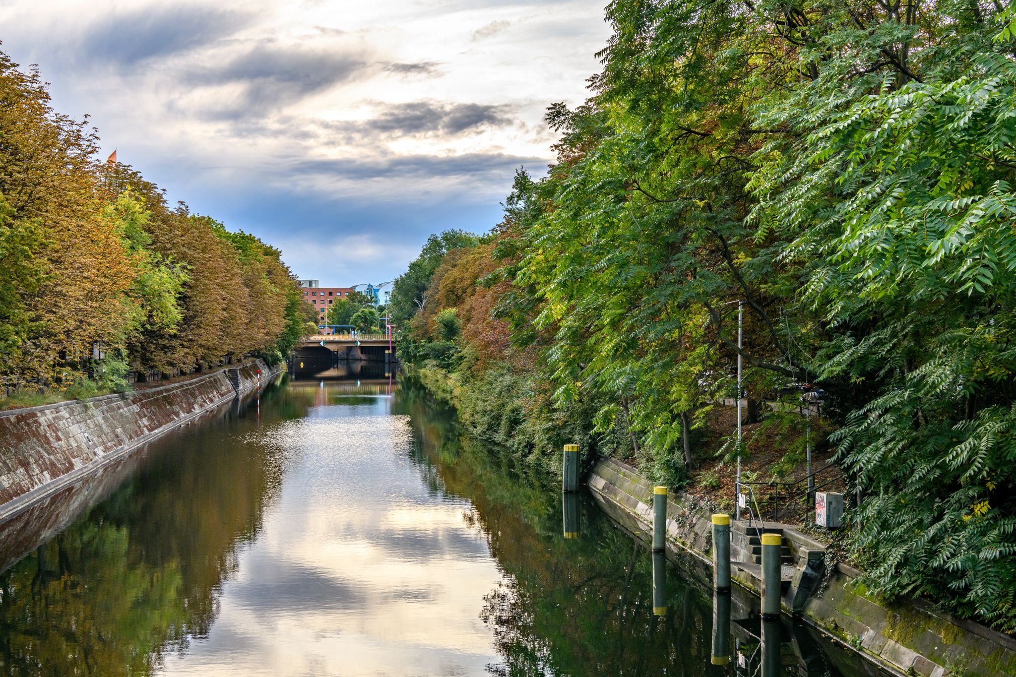 Der Landwehrkanal von der Corneliusbrücke aus gesehen
