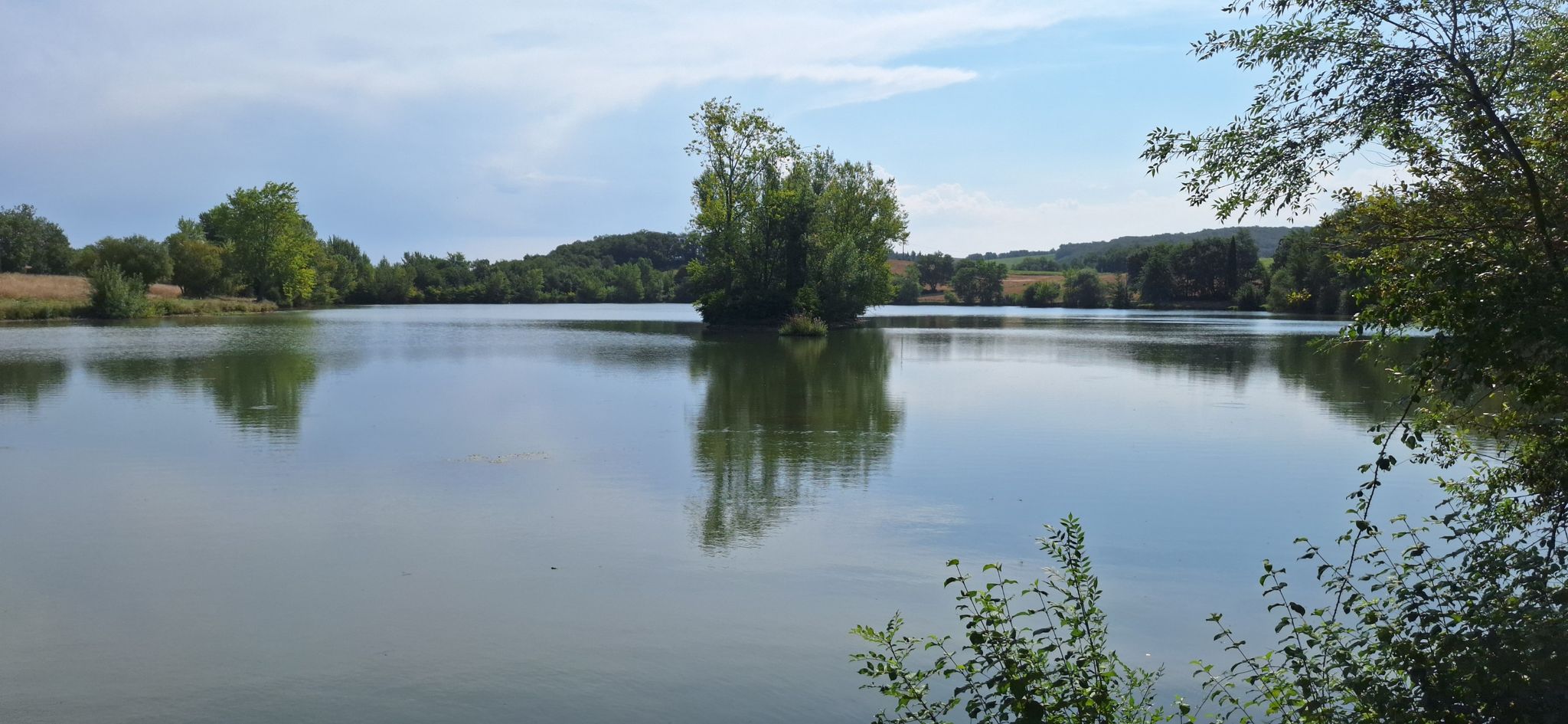 jolie petit lac