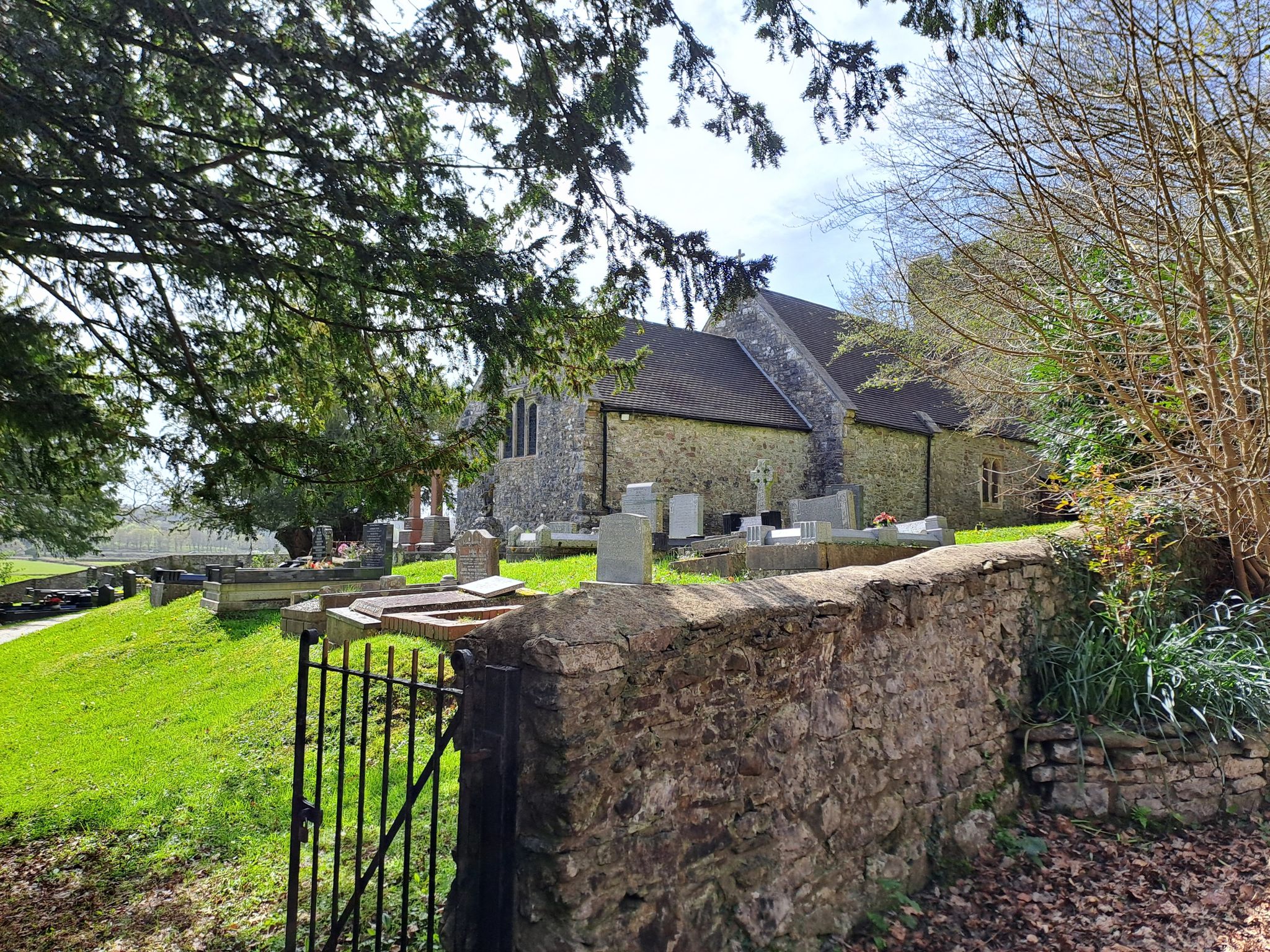 Llanilud Church & Graveyard