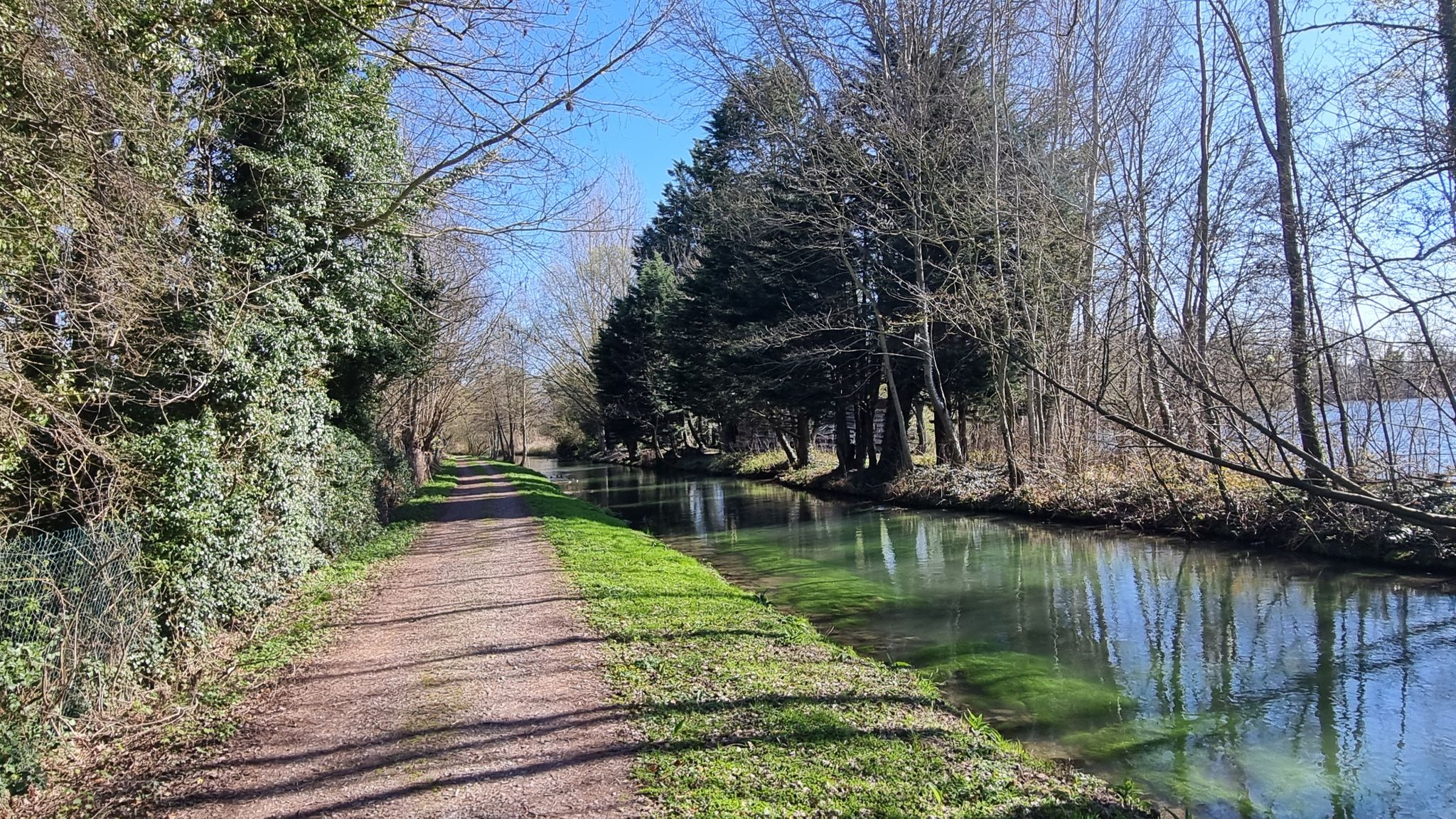 Le chemin rejoignant la véloroute de la Somme est vraiment plaisant / The path joining the Somme cycle route is really pleasant