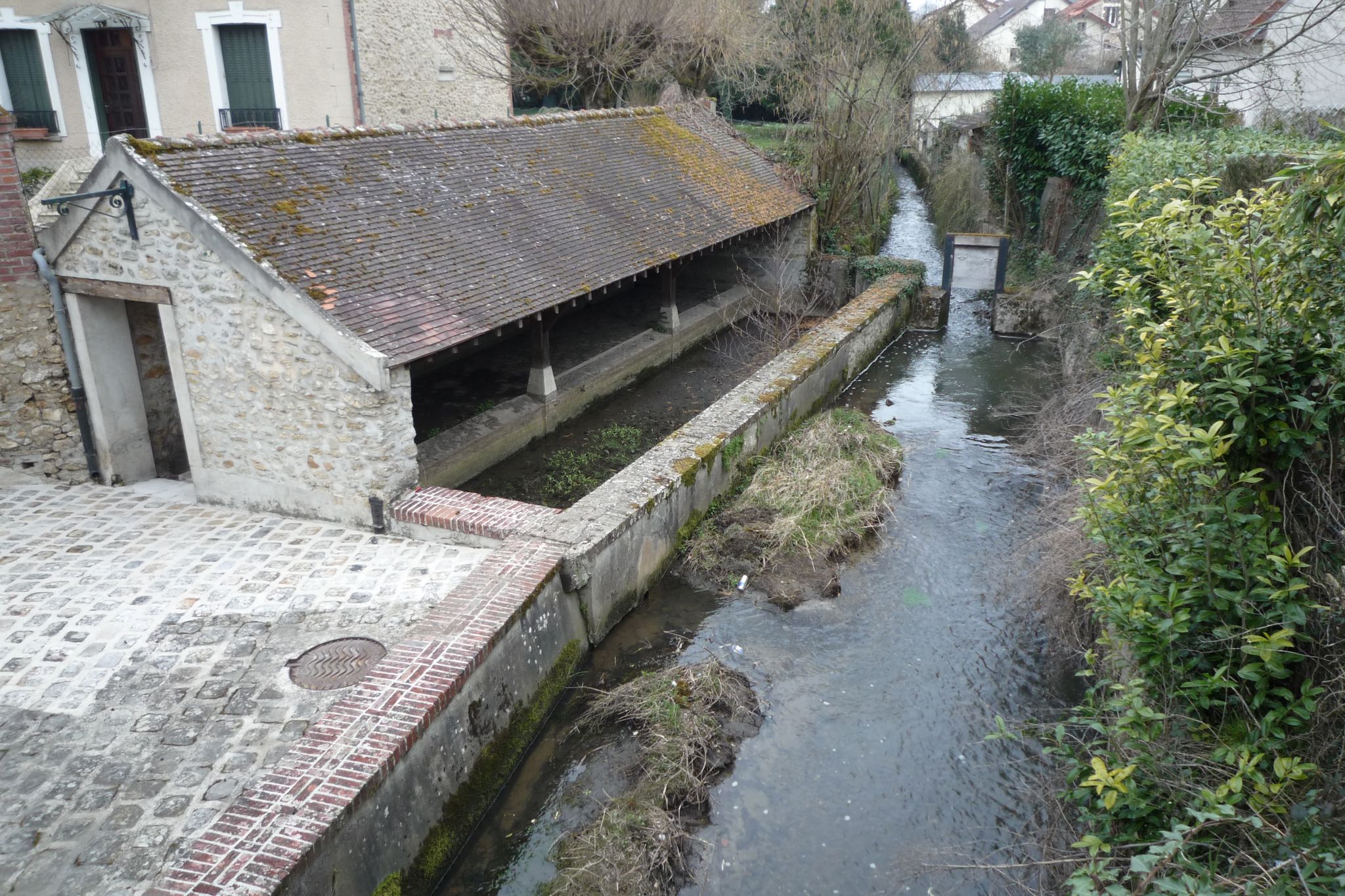 Lavoir (fin 18ème) sur le rû de la Buronnerie (Gretz-Armainvilliers)