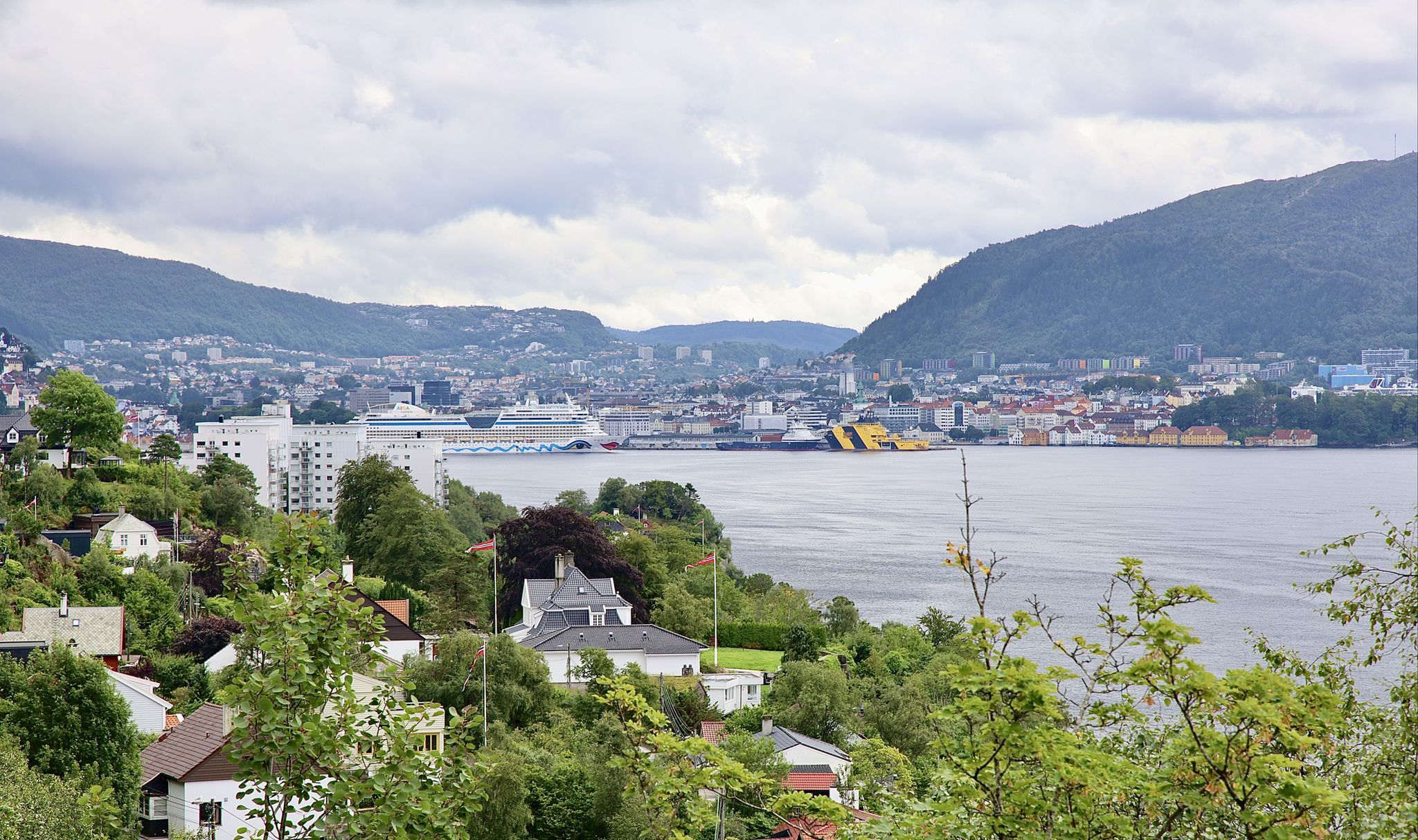 Blick auf Bergen vom Aussichtspunkt Dronning Mauds