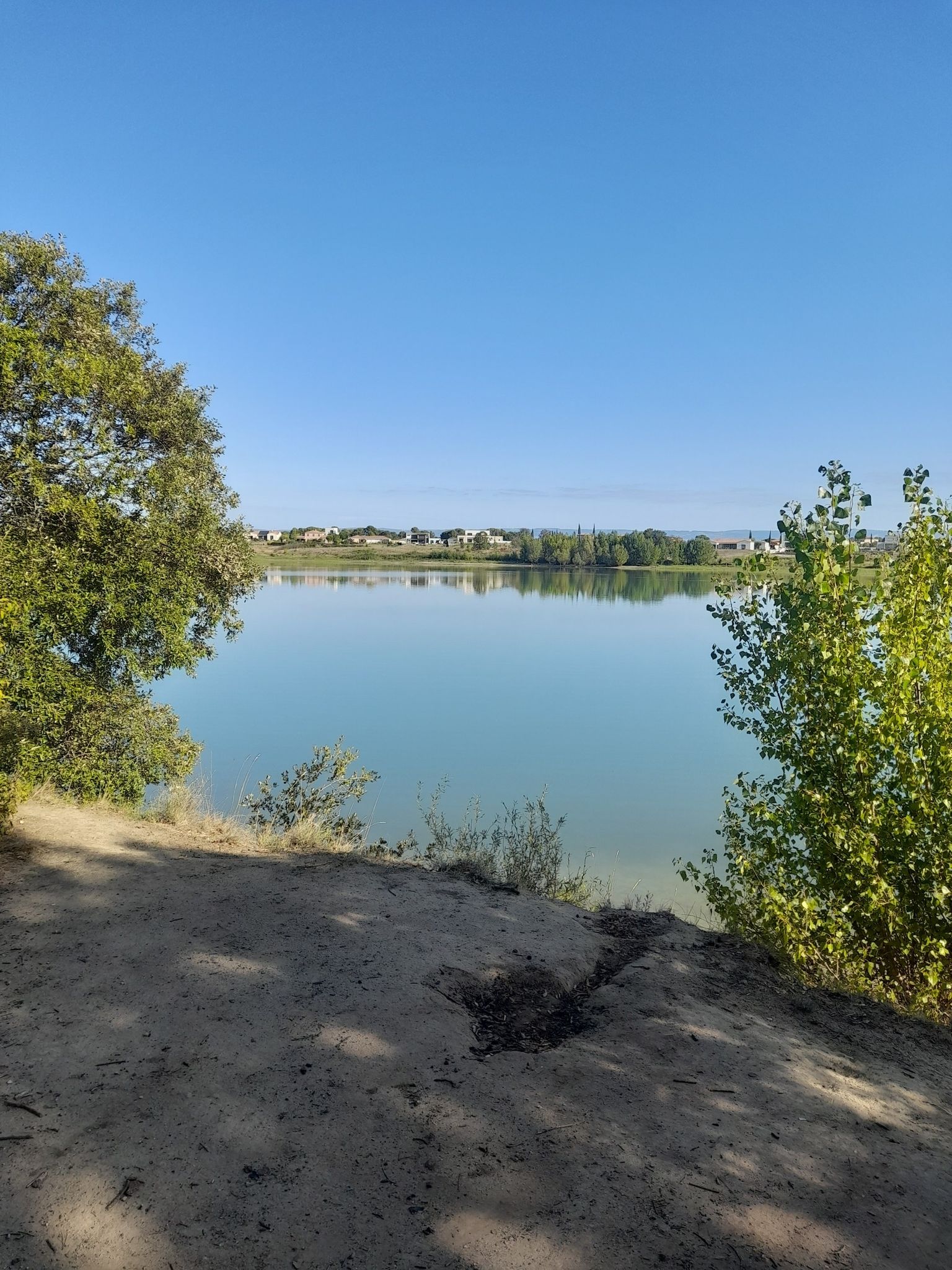 arrêt sur le lac de taure dans la commune de villalbes magnifique vue