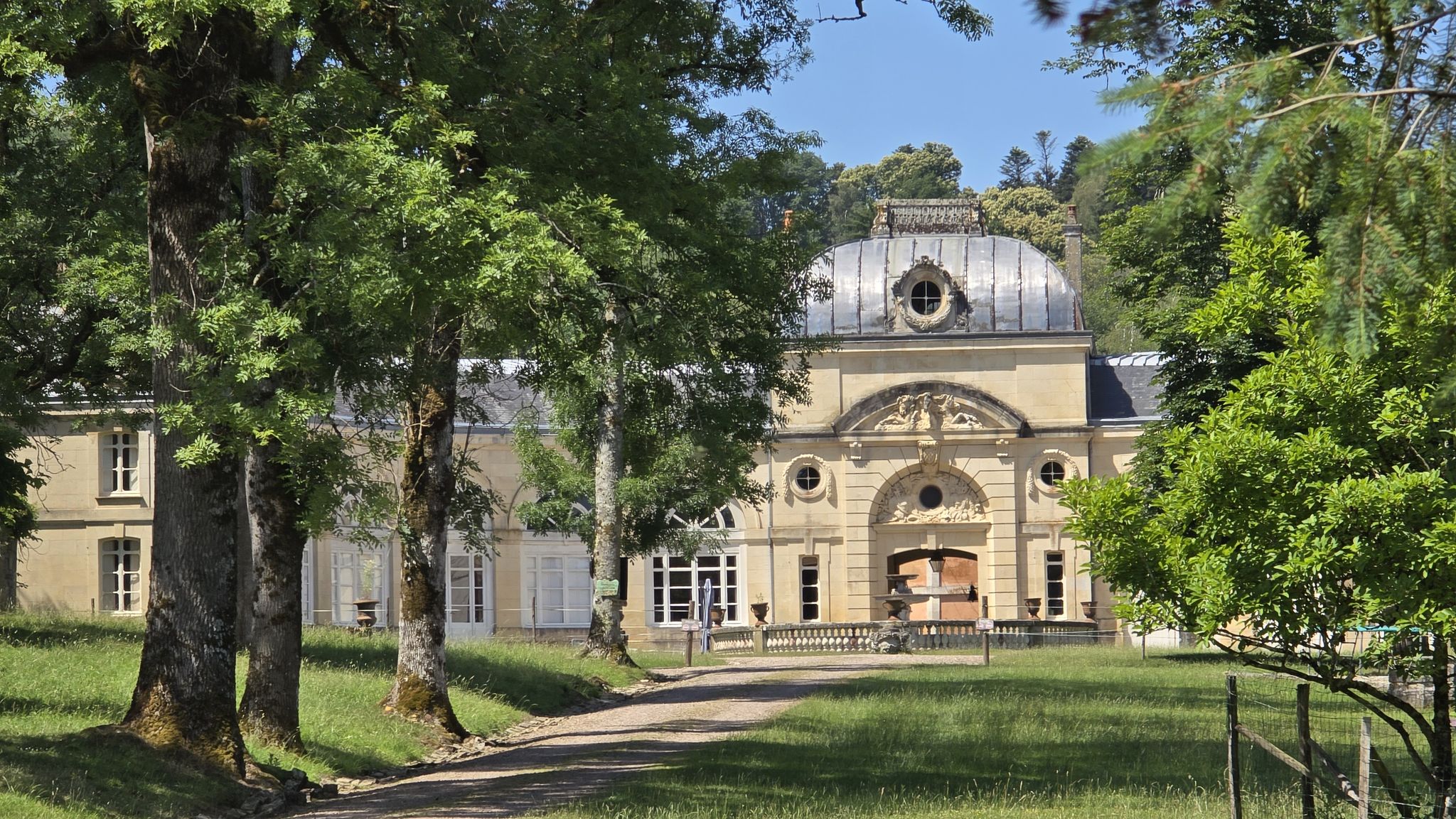 Ehemalige Stallungen des Schlosses Bauffremont