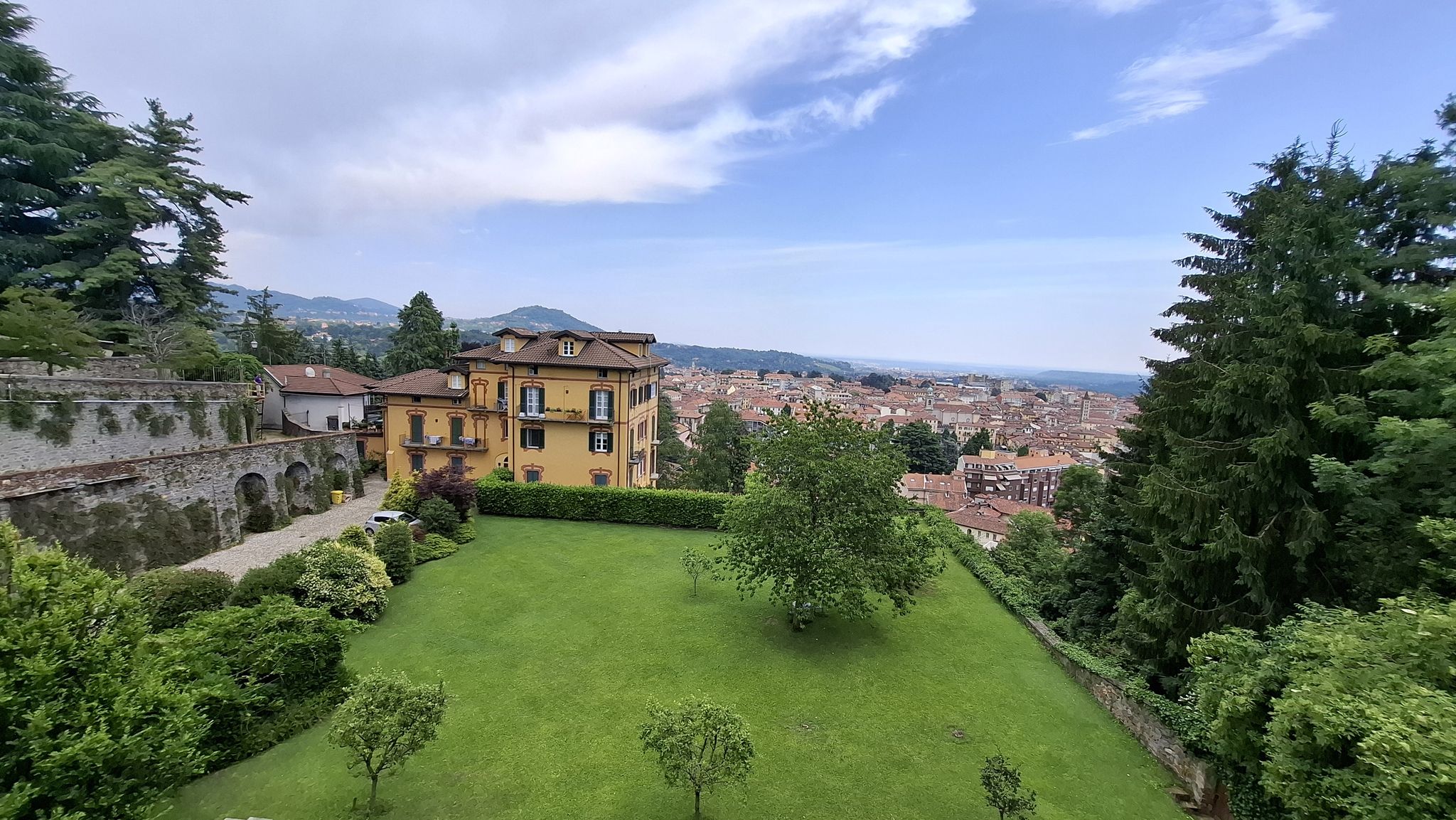 Vista da Borgo Piazzo su Biella.