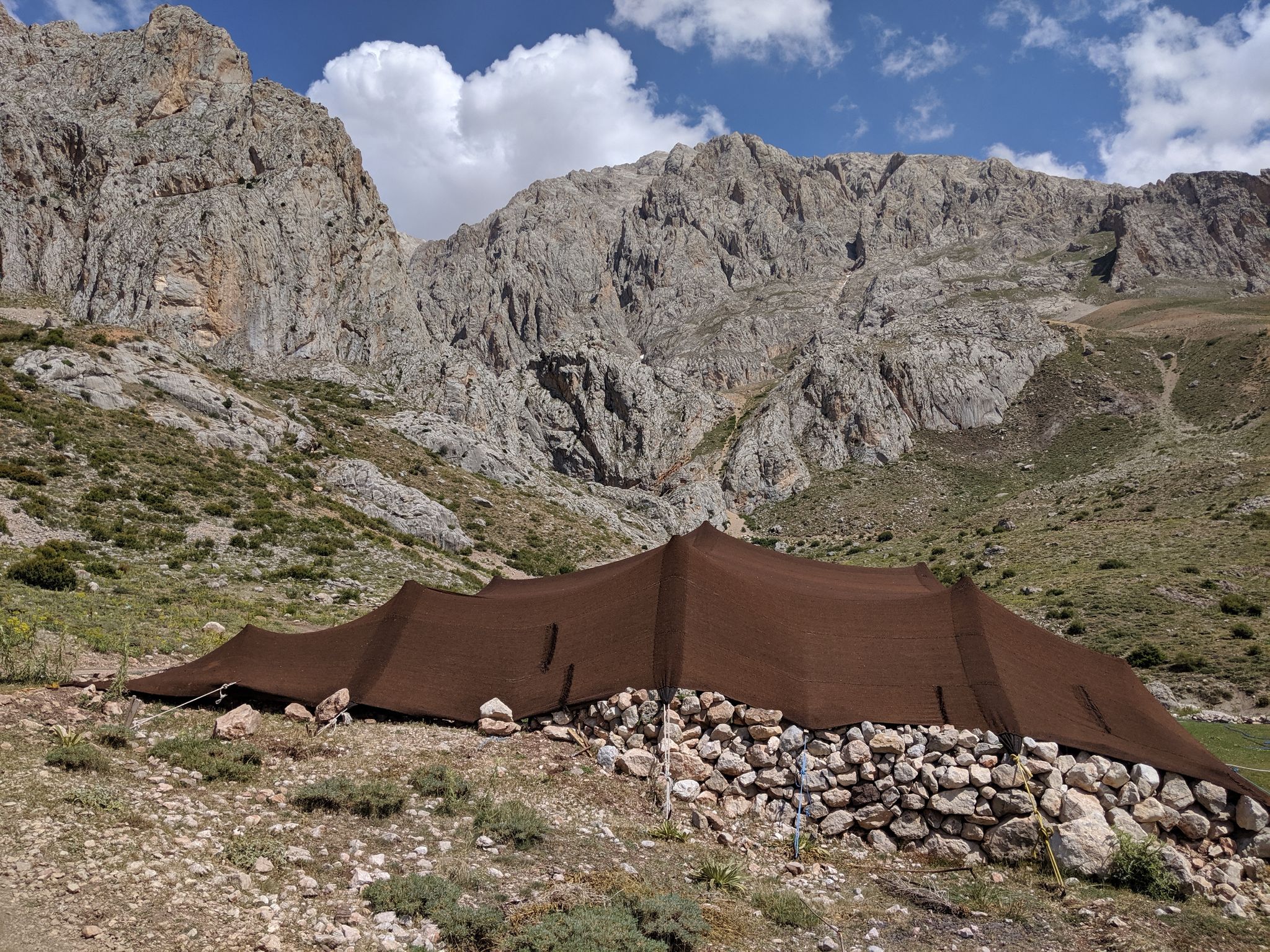 Traditional tent in the trekking camp at the start of the walk-in