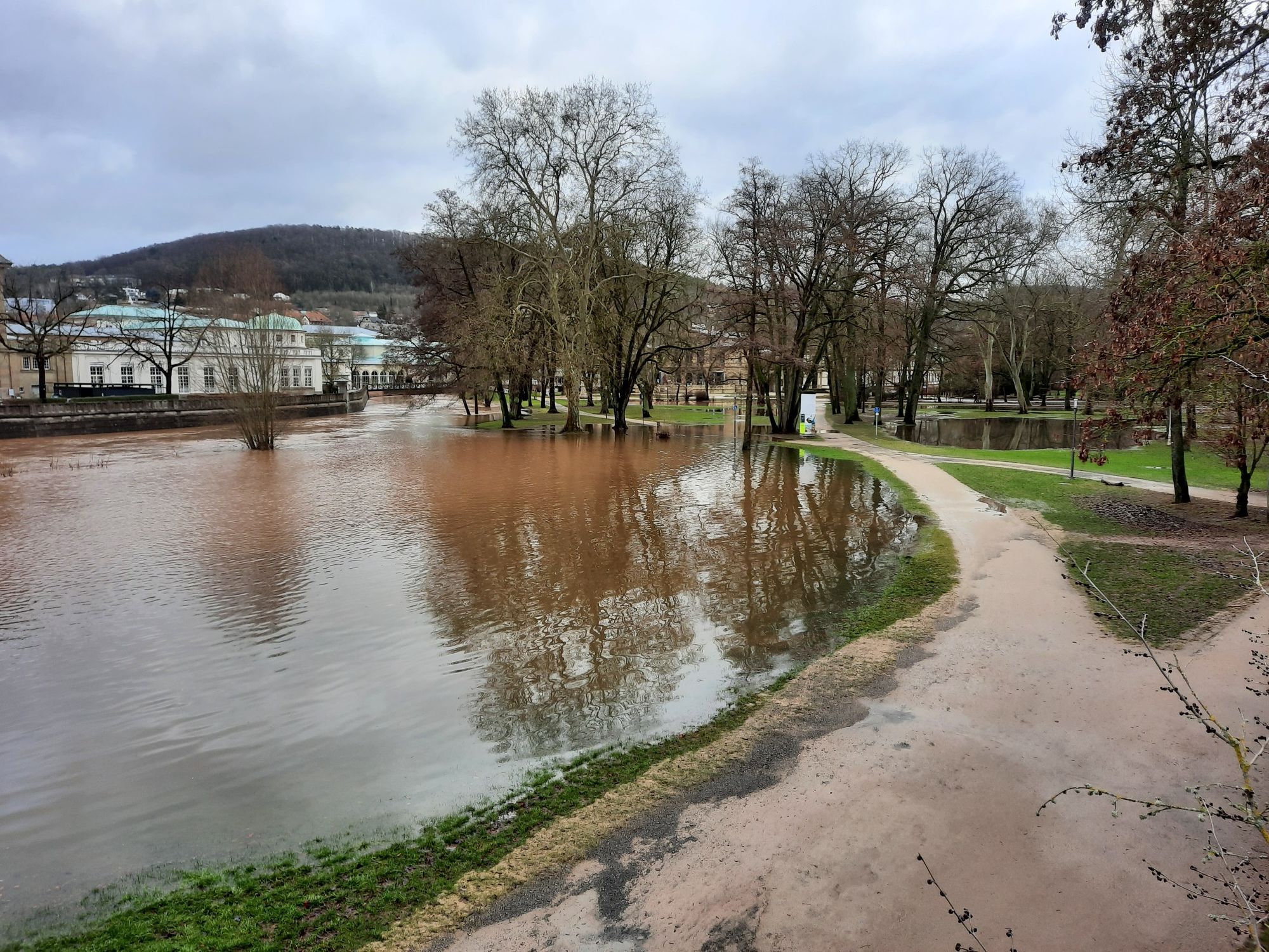 das Hochwasser zieht sich langsam zurück