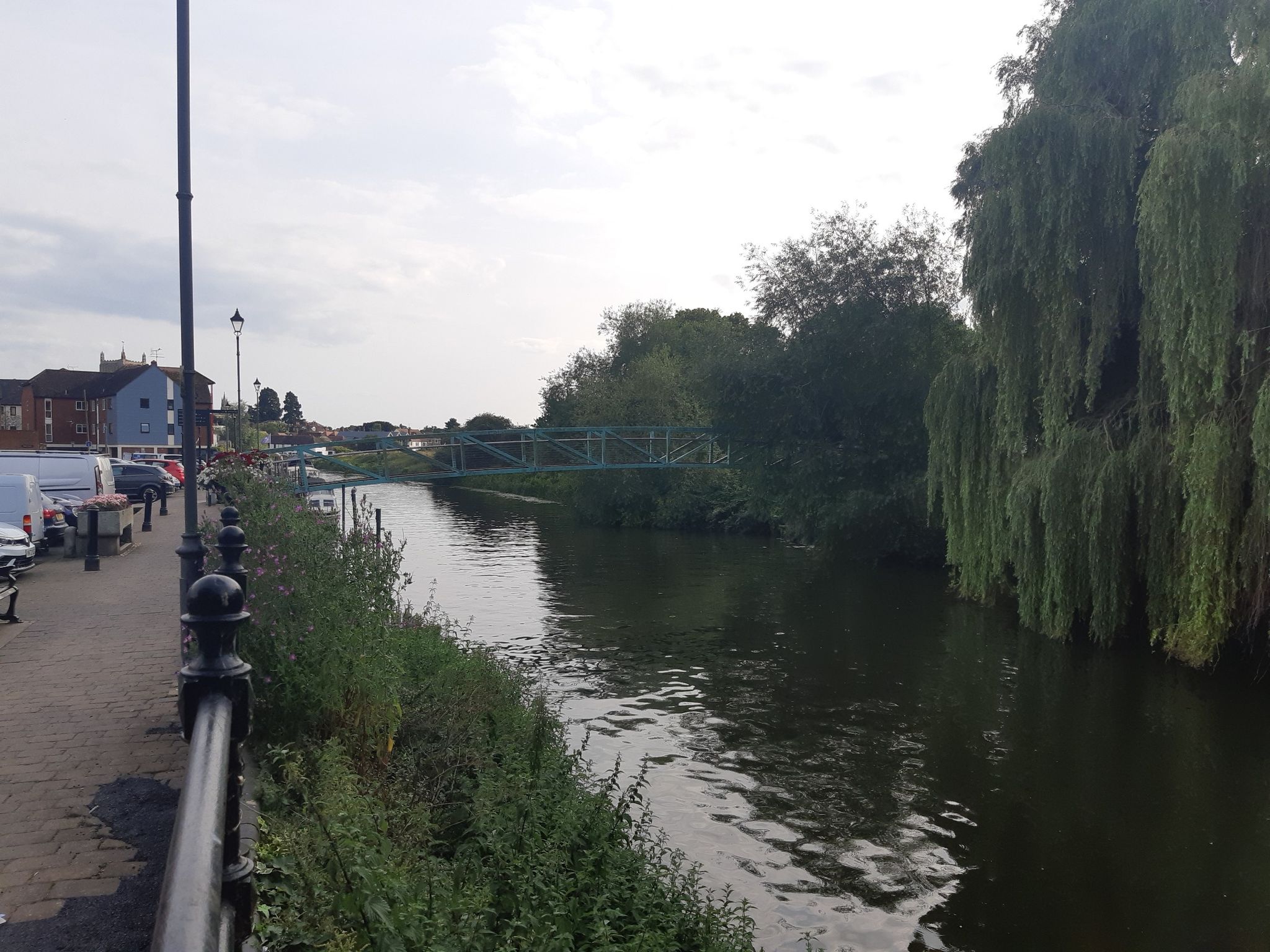 Finish at the footbridge over the Mill Avon