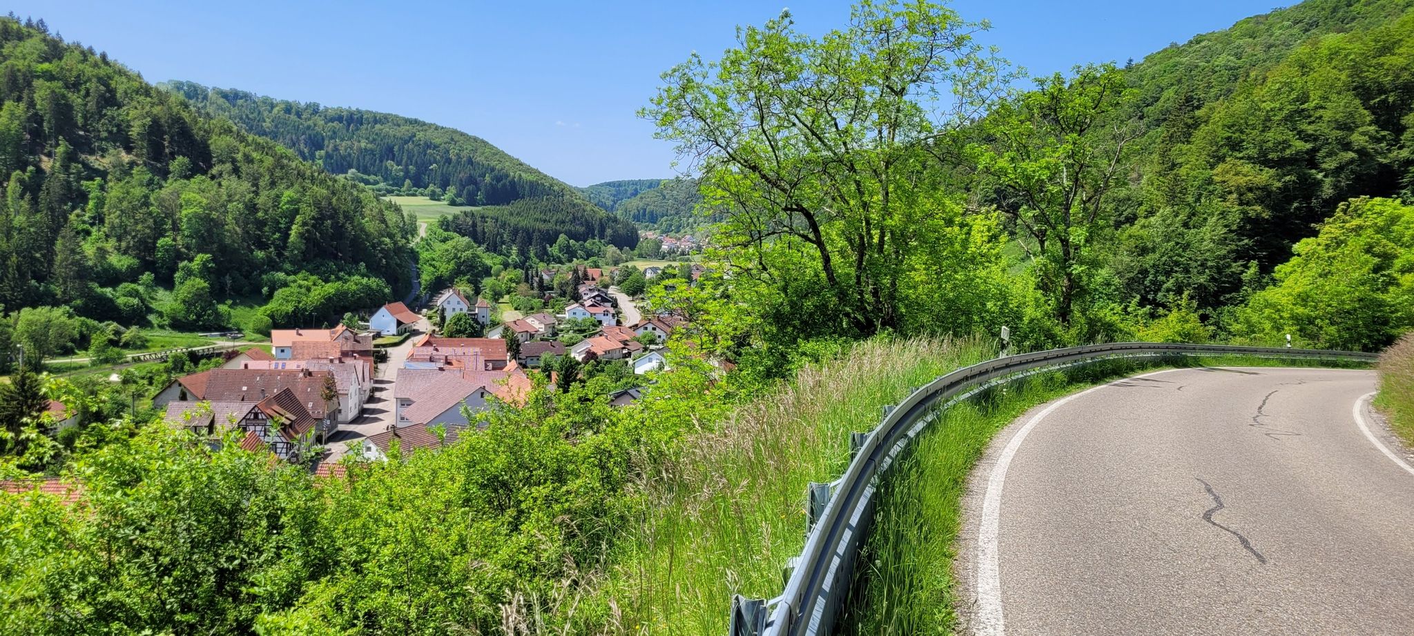 Blick auf den Ort Hütten