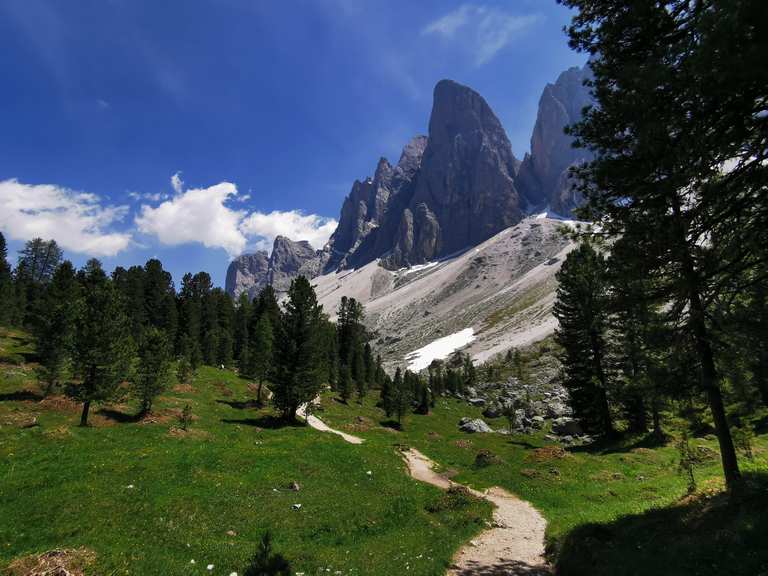 the-best-walks-and-hikes-around-parch-natural-p-z-odles-naturpark