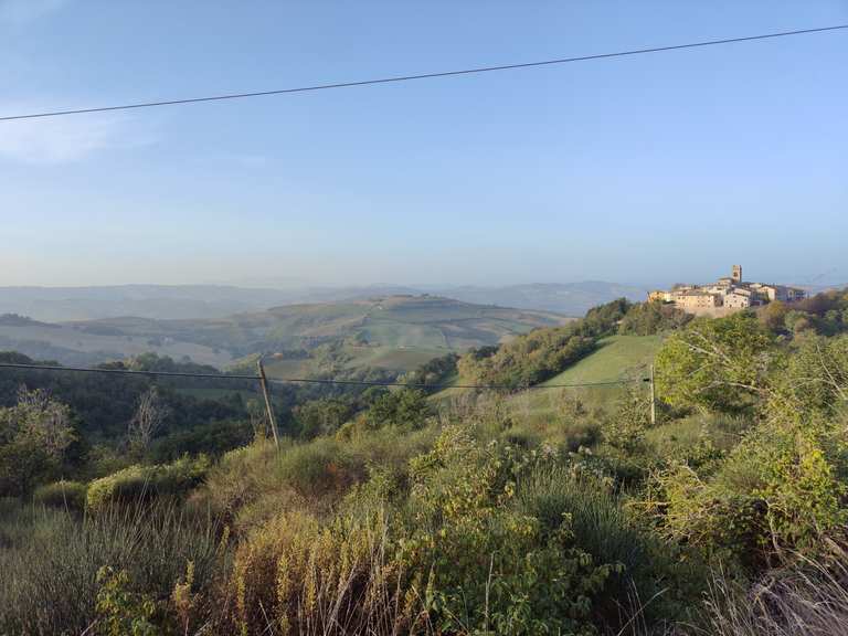 Top 8 rando VTT et circuits autour de Montecalvo in Foglia ...