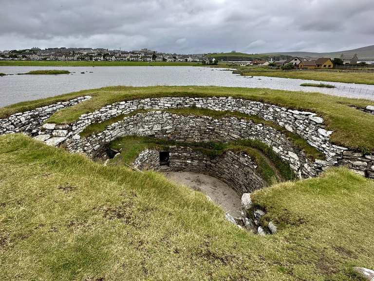 Top 10 Hikes and Walks around Clickimin Loch | Komoot