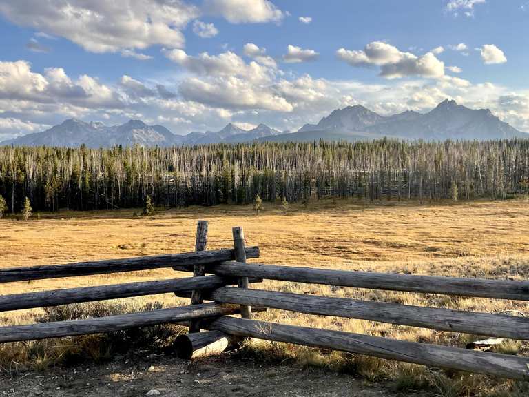 The best walks and hikes in Custer County | Komoot