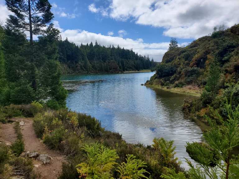 De 10 mooiste hardlooproutes rond Lakea do Fogo | Komoot