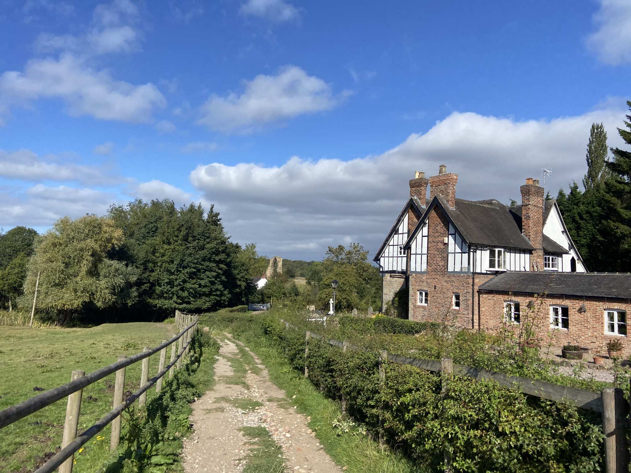 Top 20 Hikes and Walks around Derby | Komoot