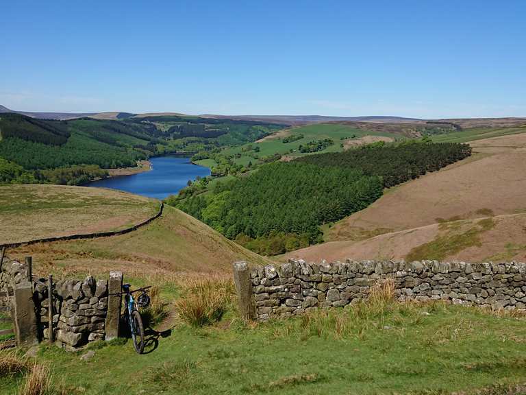 ladybower reservoir cycle route