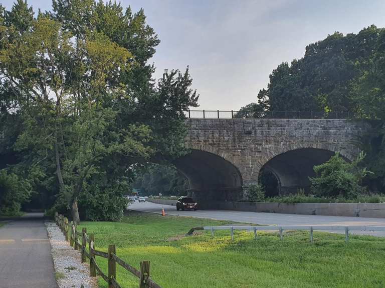 The best walks and hikes around New Rochelle | Komoot