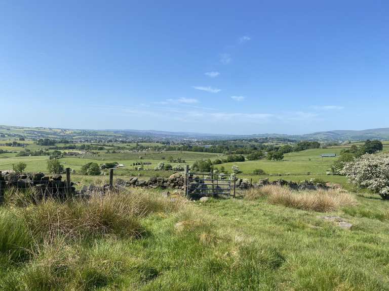 The best walks and hikes around Kelbrook And Sough | Komoot