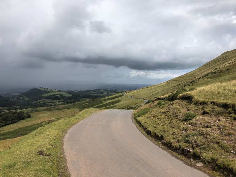 Cycling in best sale the brecon beacons