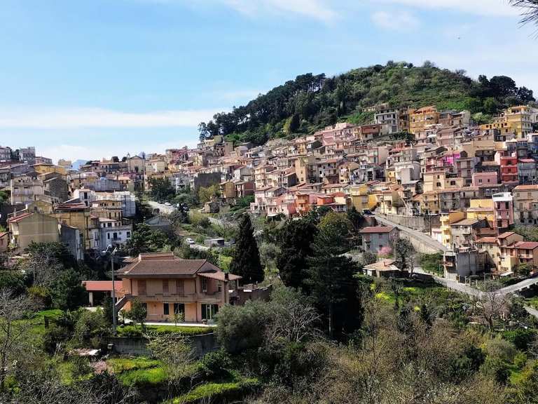 Top 9 Hikes and Walks around Merì | Komoot