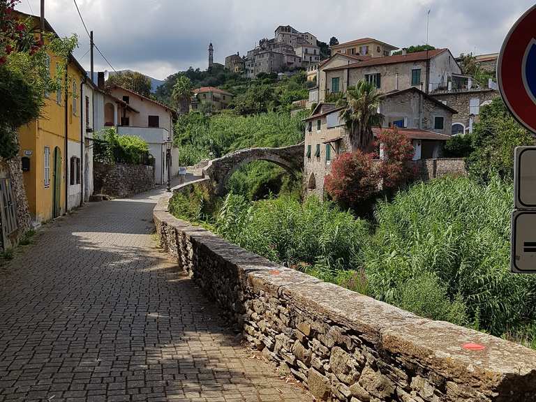 Die 10 schönsten Wanderungen rund um Diano Castello Komoot