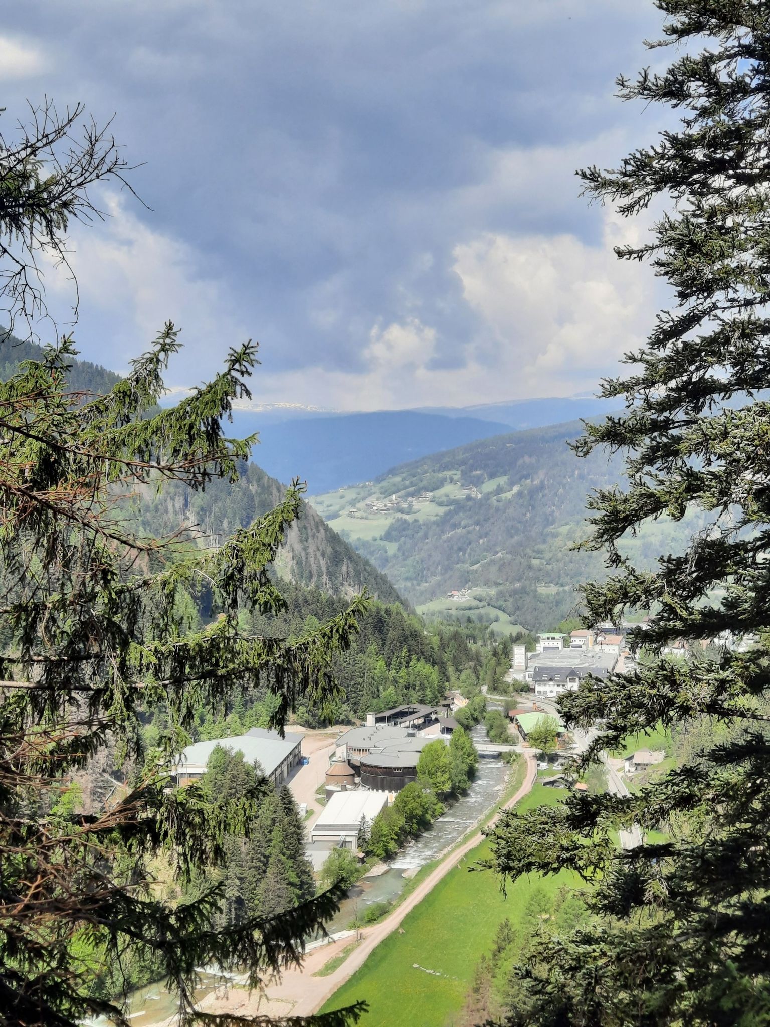 Blick nach Westen ins Tal